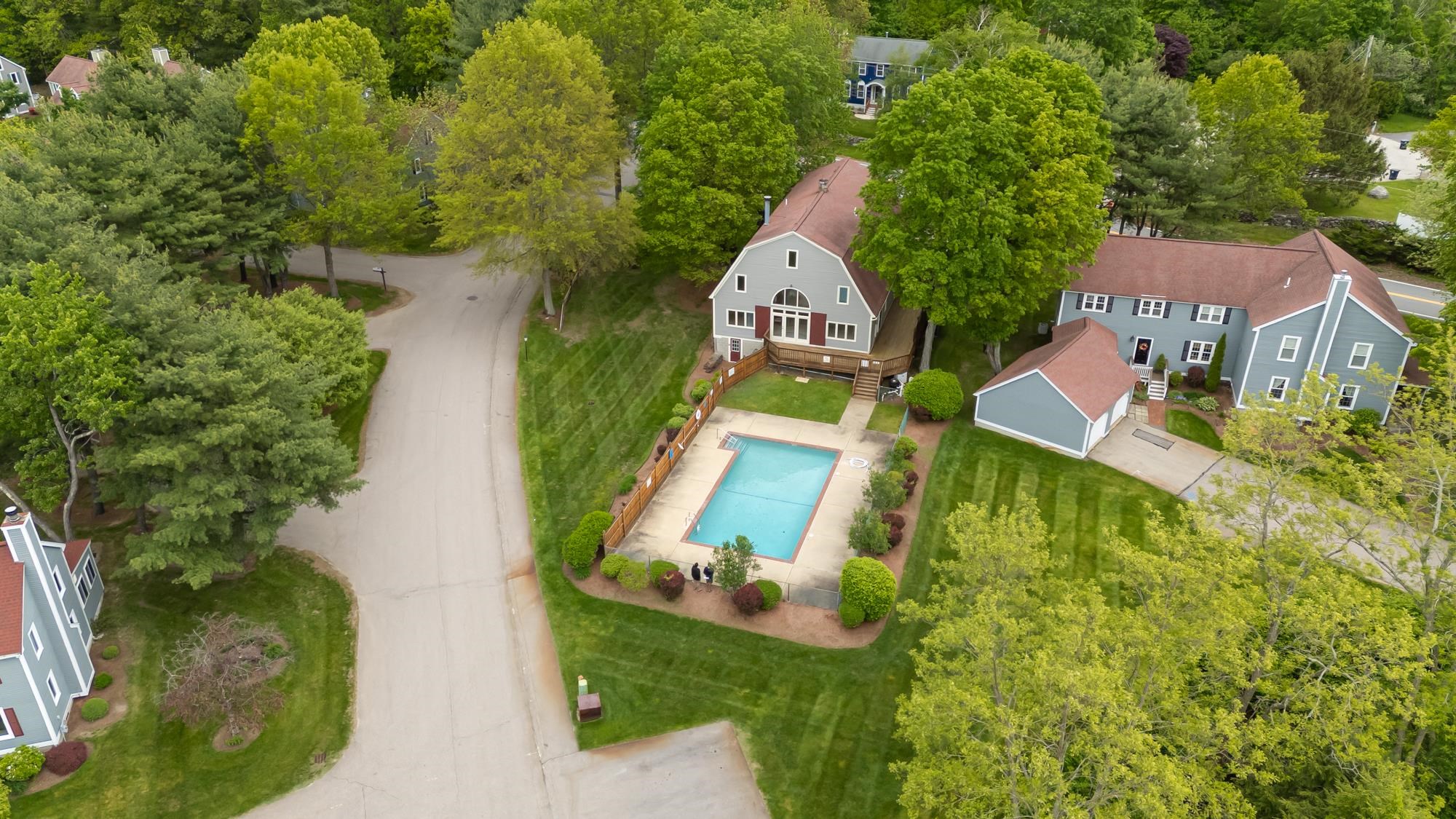 Nashua, New Hampshire 03063, United States, 3 Bedrooms Bedrooms, ,3 BathroomsBathrooms,Residential,Pending,140203