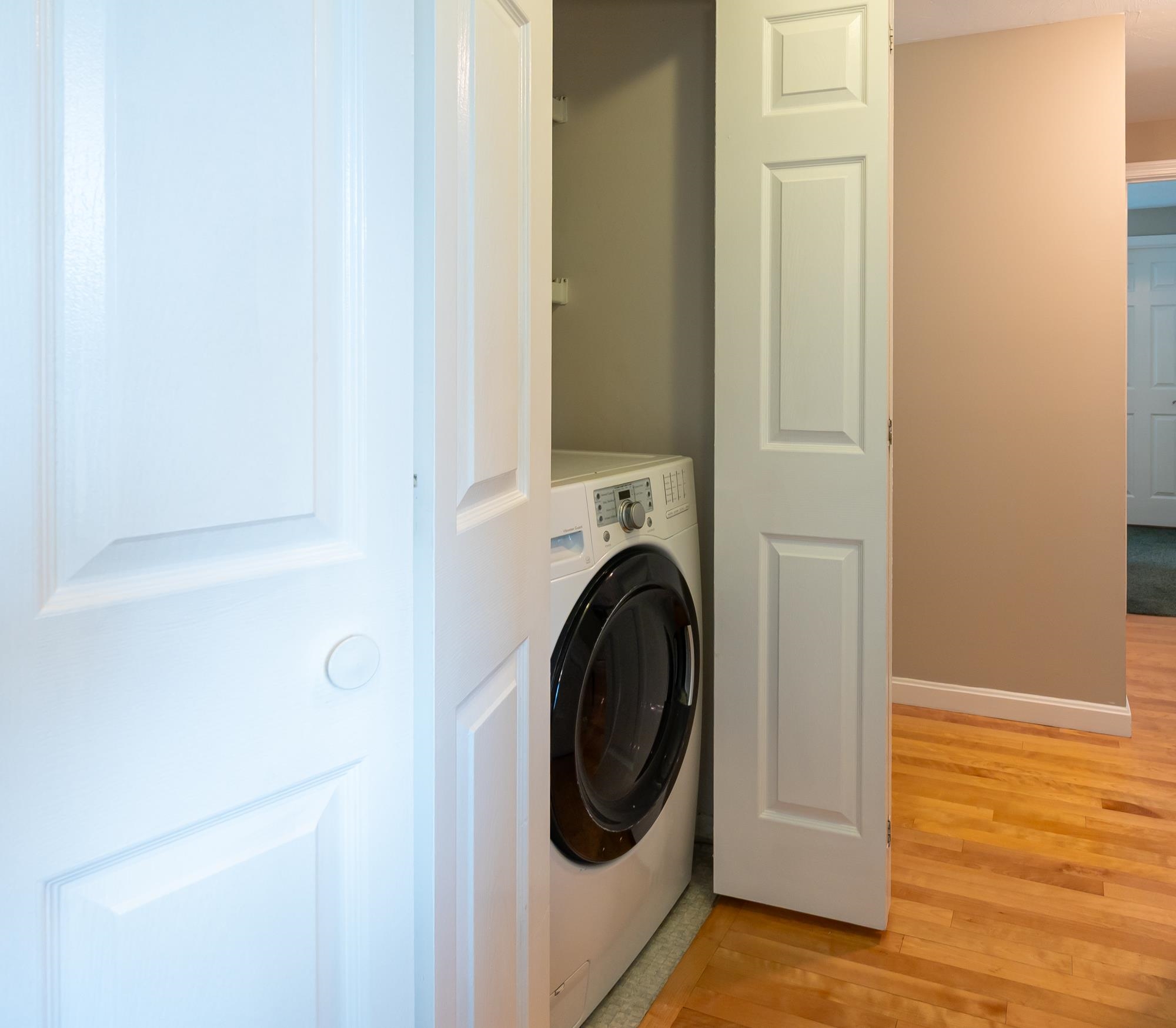 Nashua, New Hampshire 03063, United States, 3 Bedrooms Bedrooms, ,3 BathroomsBathrooms,Residential,Pending,140203