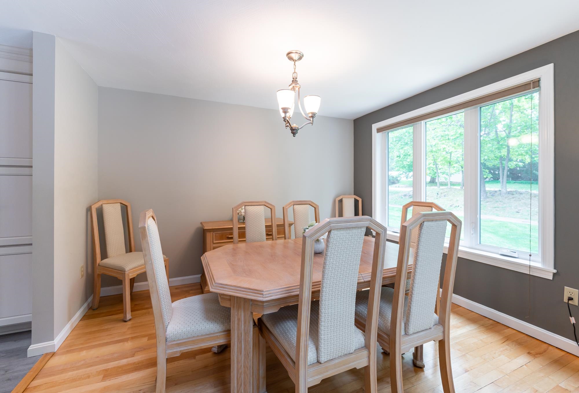 Nashua, New Hampshire 03063, United States, 3 Bedrooms Bedrooms, ,3 BathroomsBathrooms,Residential,Pending,140203