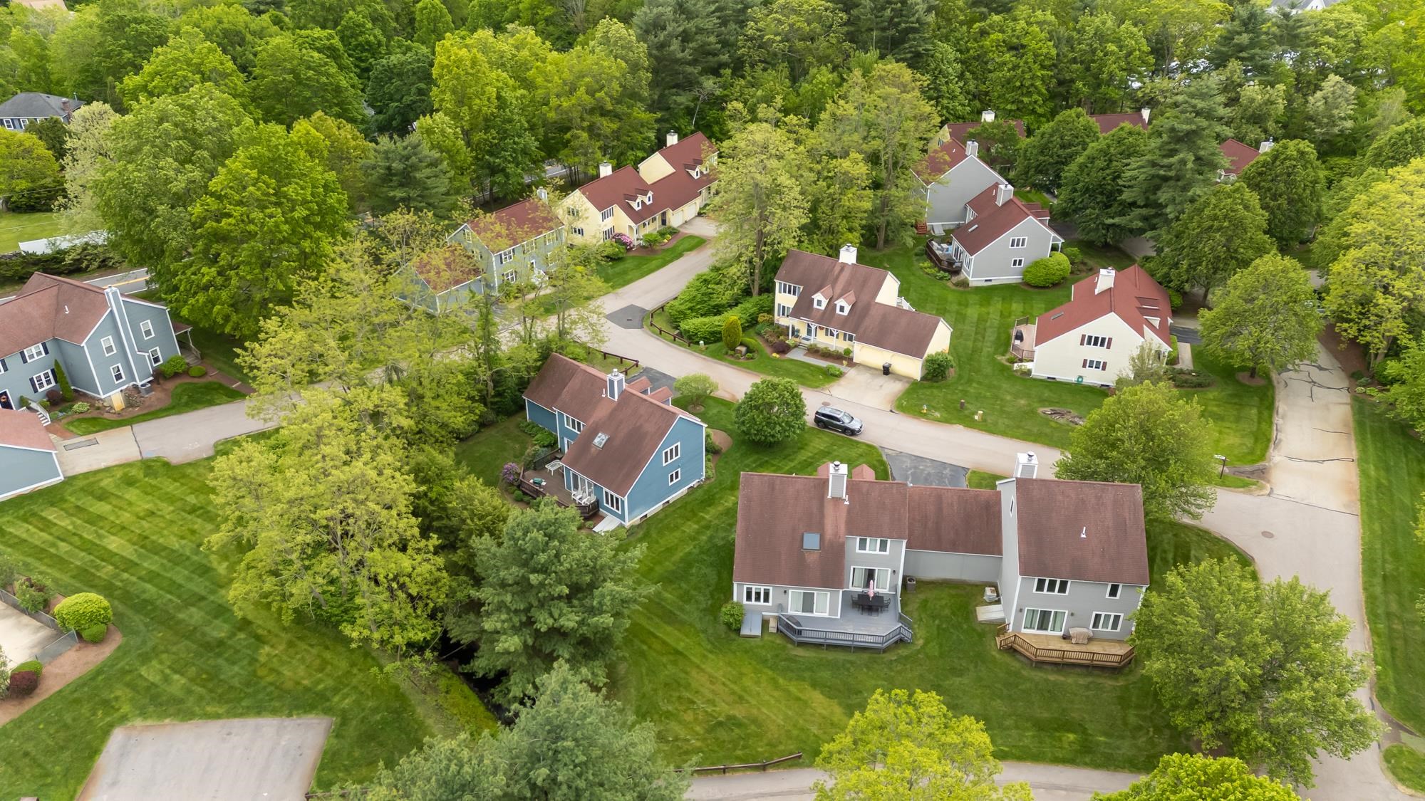 Nashua, New Hampshire 03063, United States, 3 Bedrooms Bedrooms, ,3 BathroomsBathrooms,Residential,Pending,140203