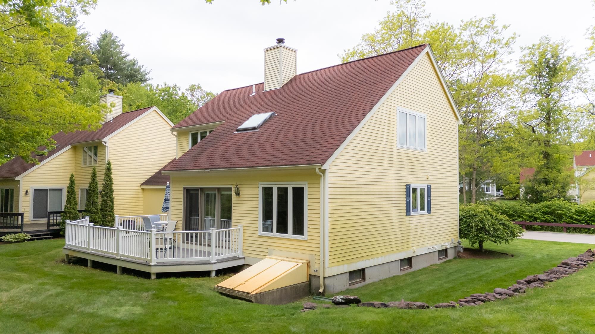 Nashua, New Hampshire 03063, United States, 3 Bedrooms Bedrooms, ,3 BathroomsBathrooms,Residential,Pending,140203