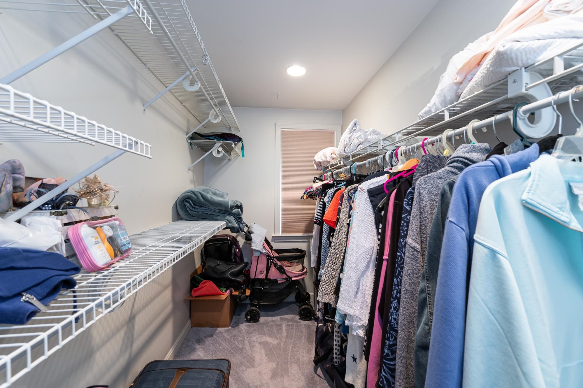 Nashua, New Hampshire 03063, United States, 3 Bedrooms Bedrooms, ,3 BathroomsBathrooms,Residential,Pending,140203