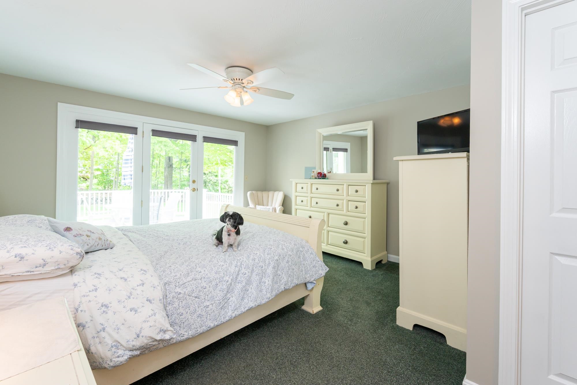 Nashua, New Hampshire 03063, United States, 3 Bedrooms Bedrooms, ,3 BathroomsBathrooms,Residential,Pending,140203