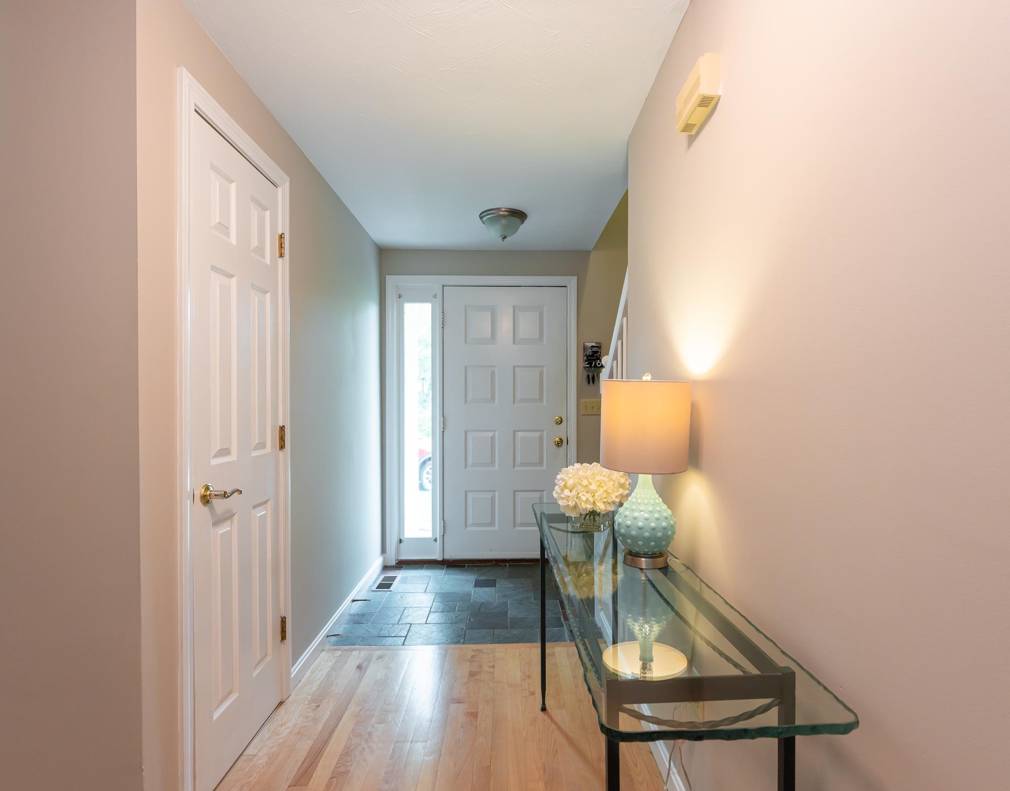 Nashua, New Hampshire 03063, United States, 3 Bedrooms Bedrooms, ,3 BathroomsBathrooms,Residential,Pending,140203