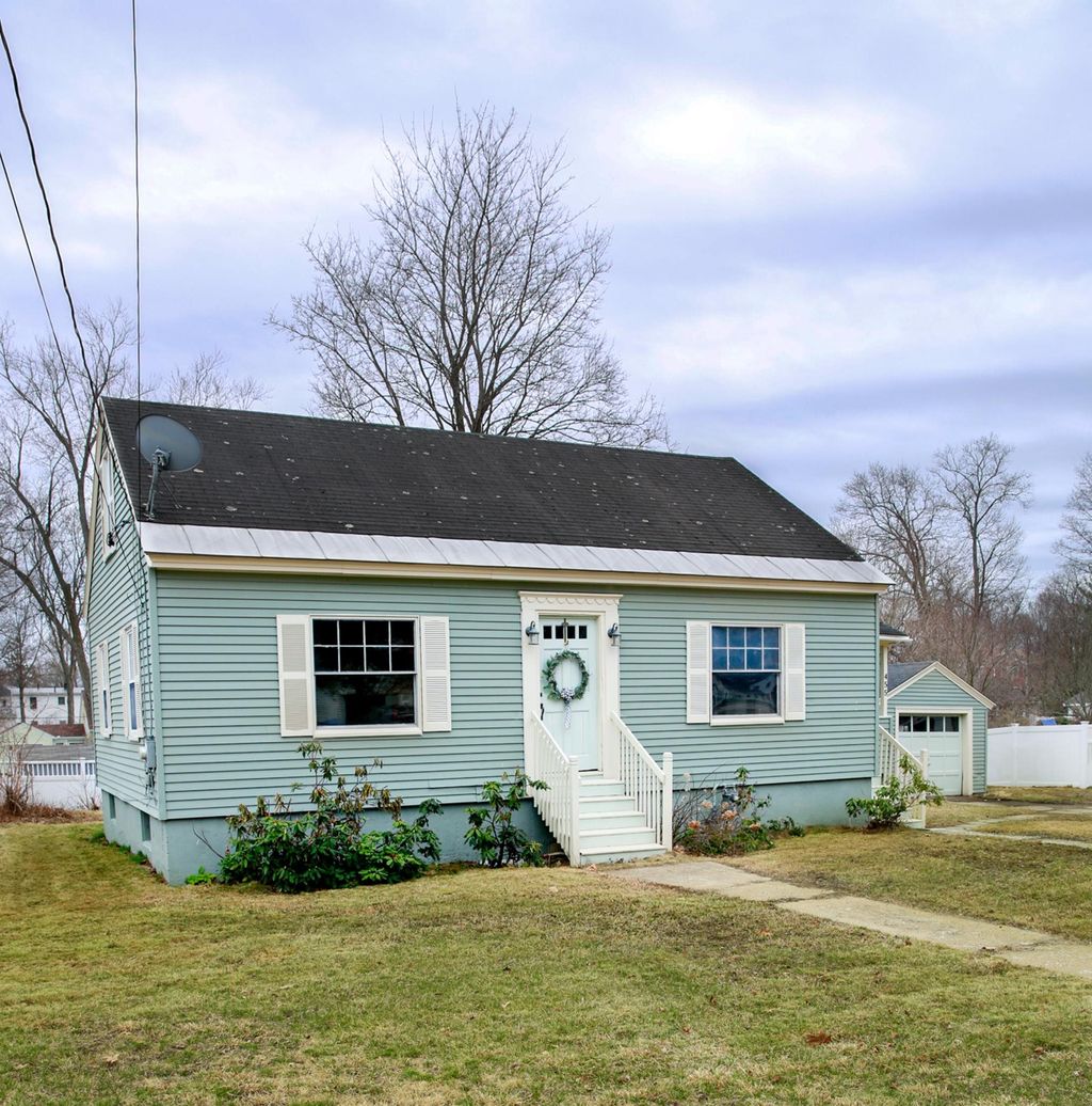 Photo of 455 Blodget Street, Manchester, NH 03104 (MLS # 5082720)