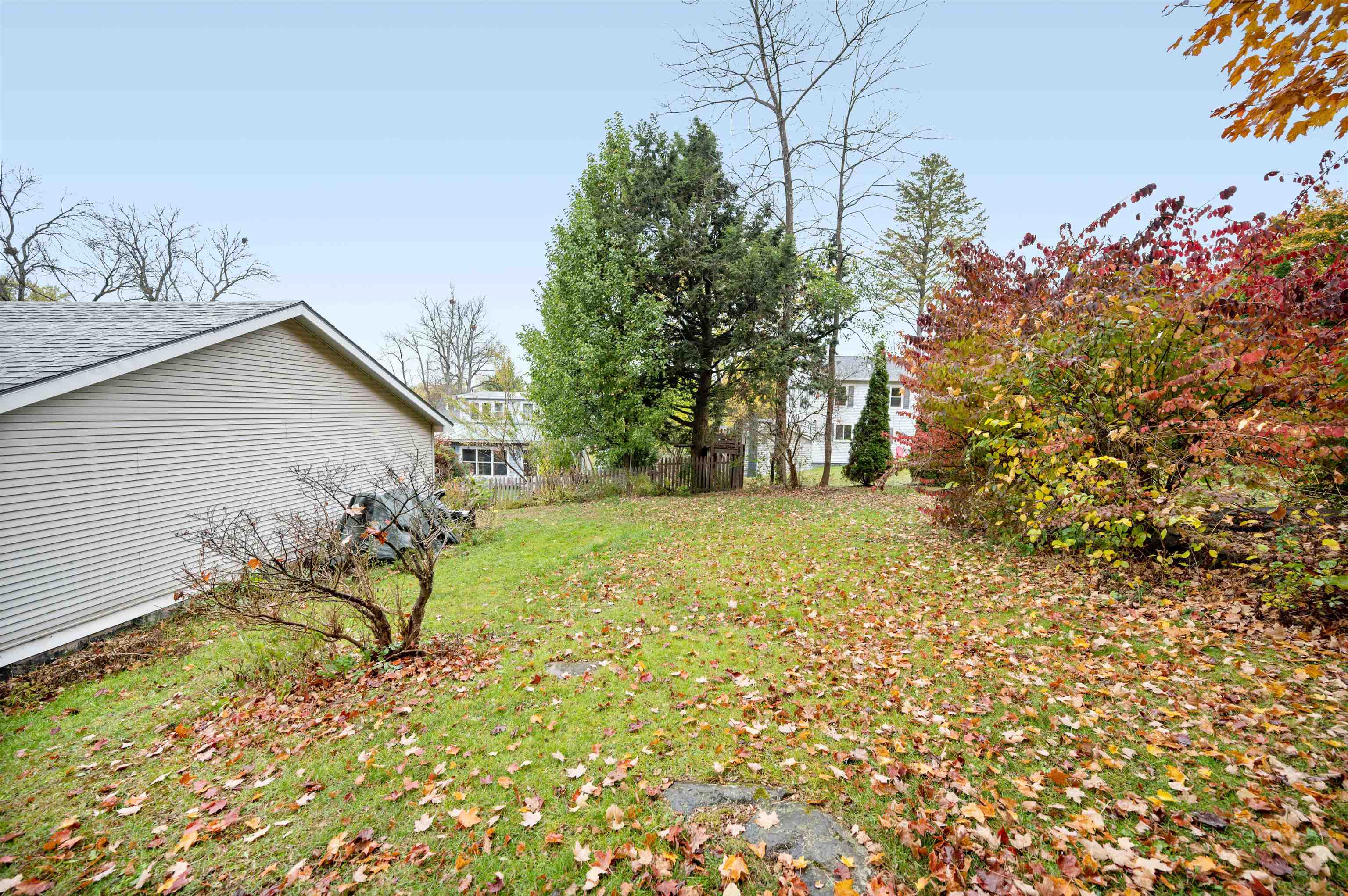 Burlington, Vermont 05401, United States, 3 Bedrooms Bedrooms, ,1 BathroomBathrooms,Residential,Active,237443