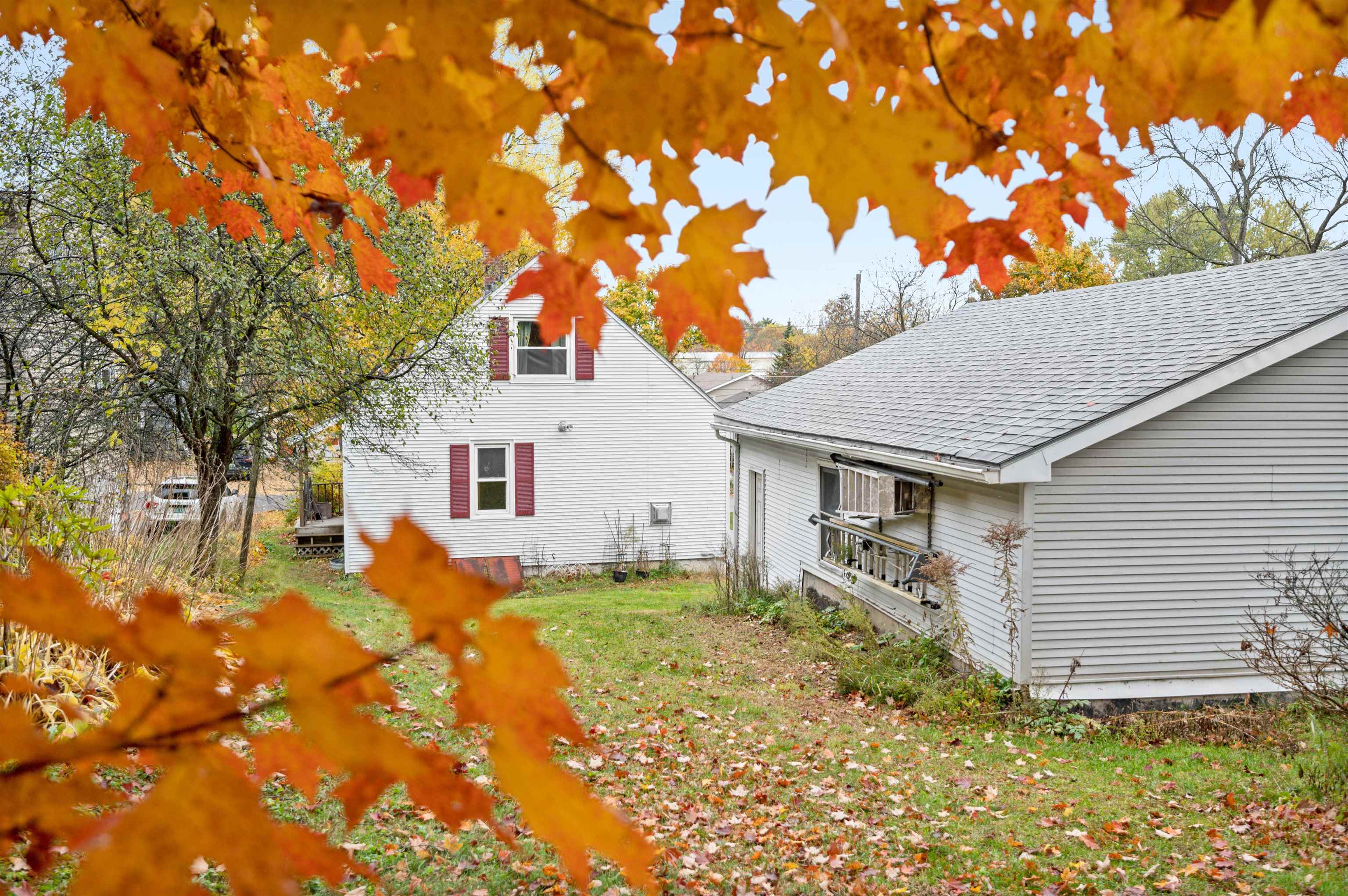 Burlington, Vermont 05401, United States, 3 Bedrooms Bedrooms, ,1 BathroomBathrooms,Residential,Active,237443