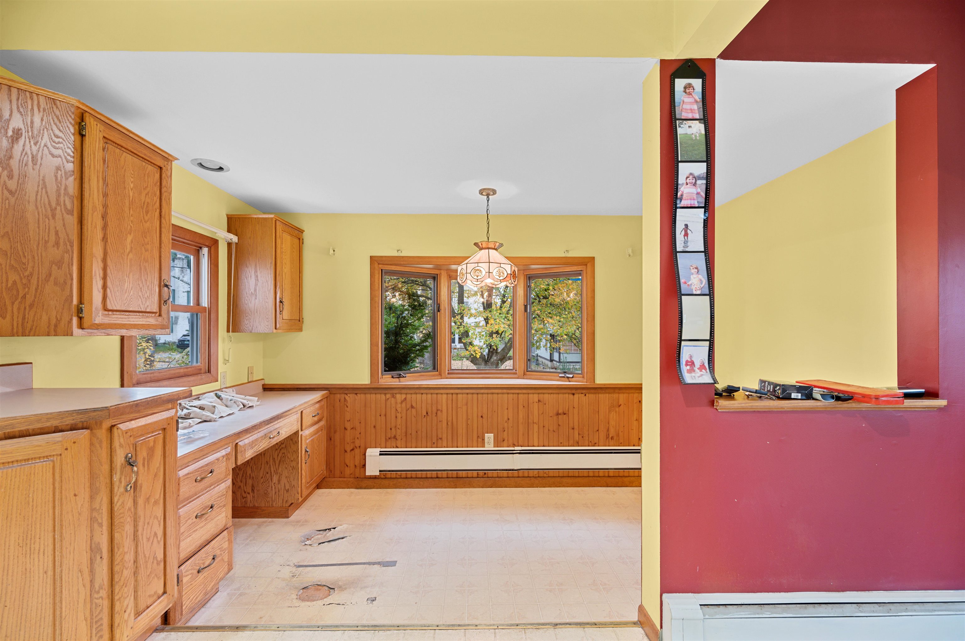 Burlington, Vermont 05401, United States, 3 Bedrooms Bedrooms, ,1 BathroomBathrooms,Residential,Active,237443