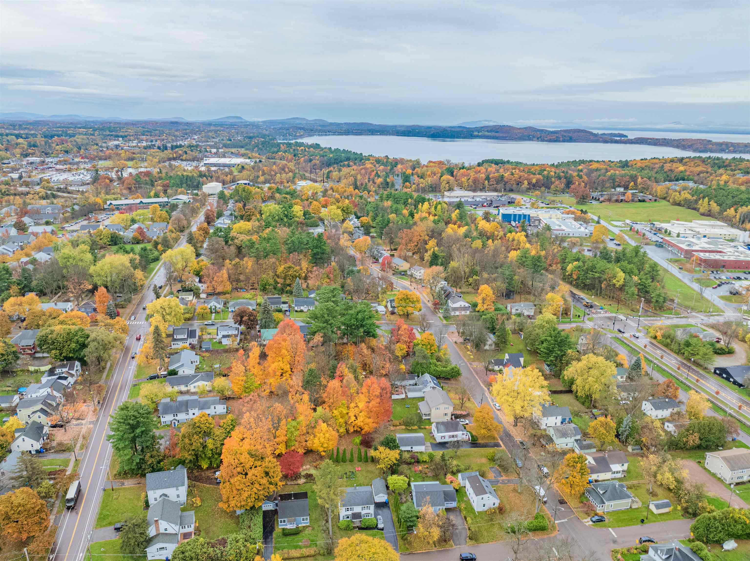 Burlington, Vermont 05401, United States, 3 Bedrooms Bedrooms, ,1 BathroomBathrooms,Residential,Active,237443