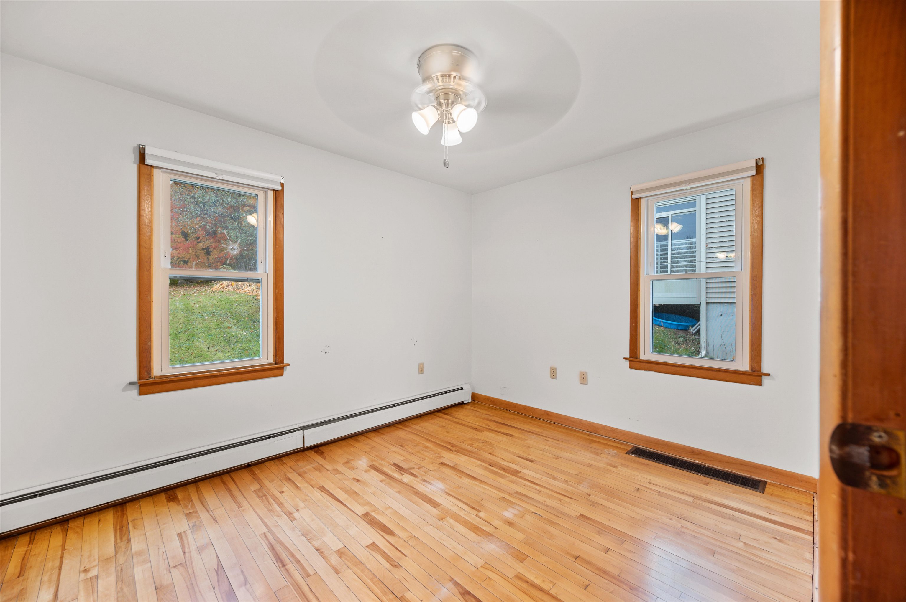 Burlington, Vermont 05401, United States, 3 Bedrooms Bedrooms, ,1 BathroomBathrooms,Residential,Active,237443