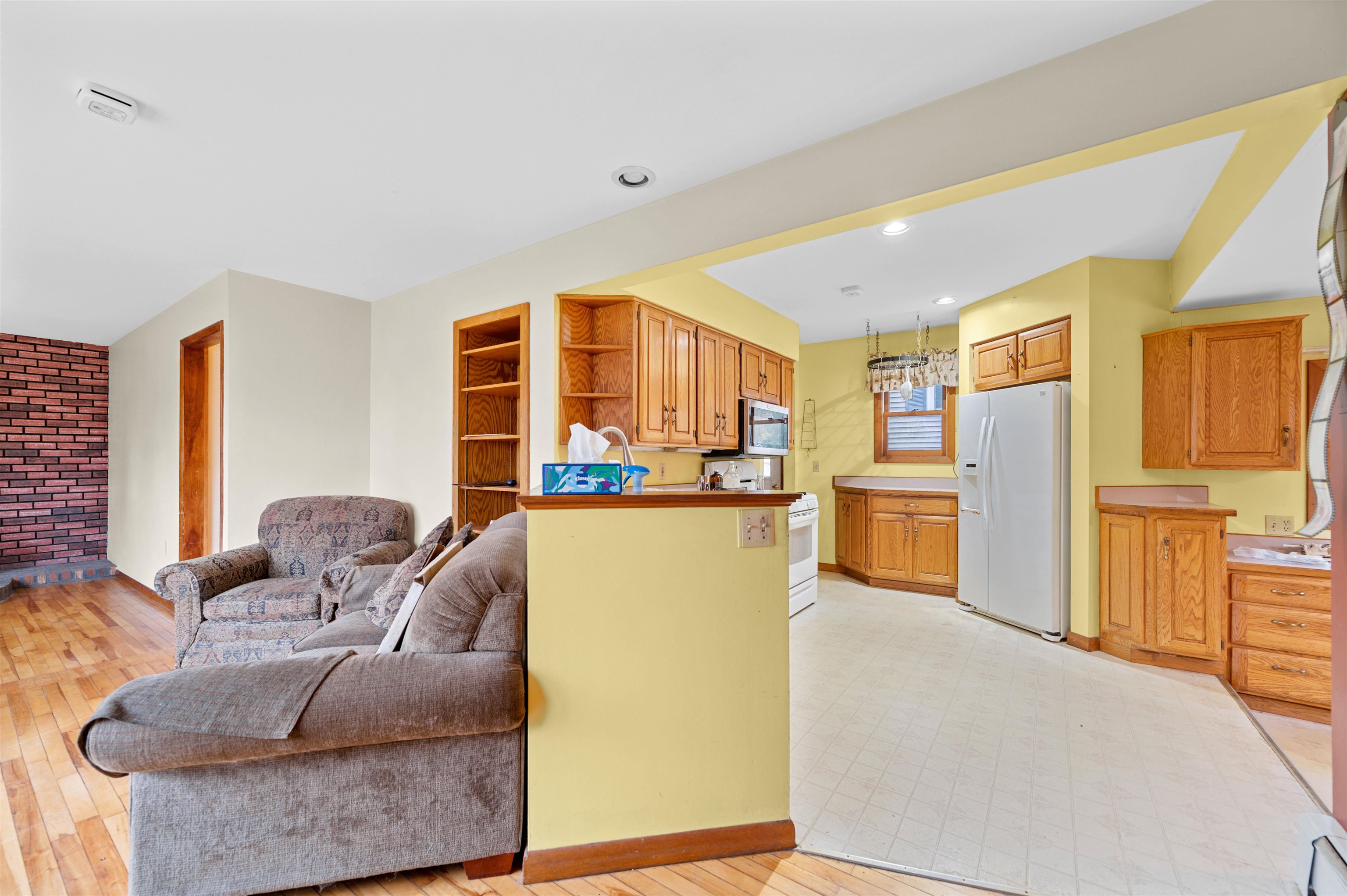 Burlington, Vermont 05401, United States, 3 Bedrooms Bedrooms, ,1 BathroomBathrooms,Residential,Active,237443