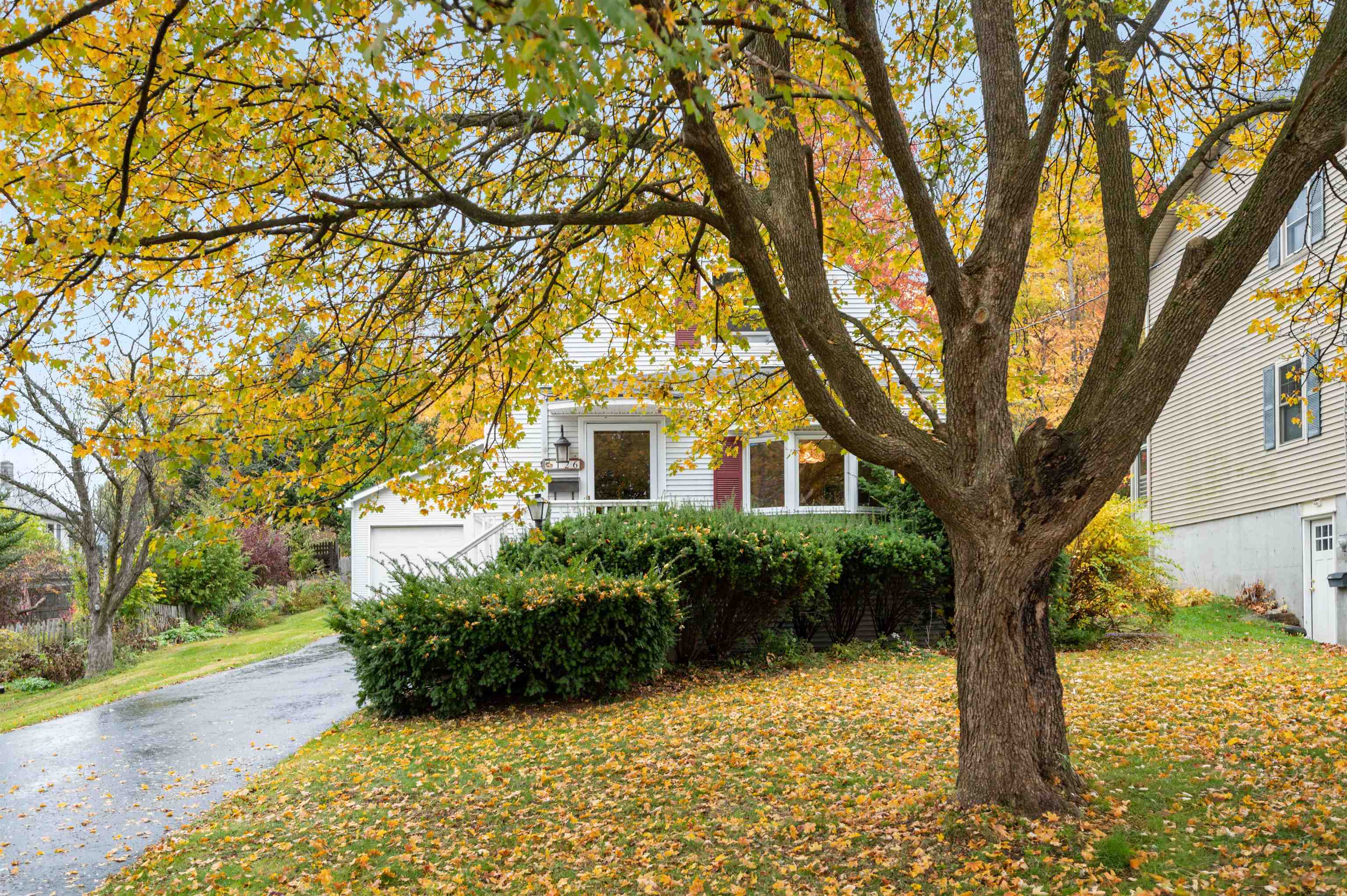 Burlington, Vermont 05401, United States, 3 Bedrooms Bedrooms, ,1 BathroomBathrooms,Residential,Active,237443