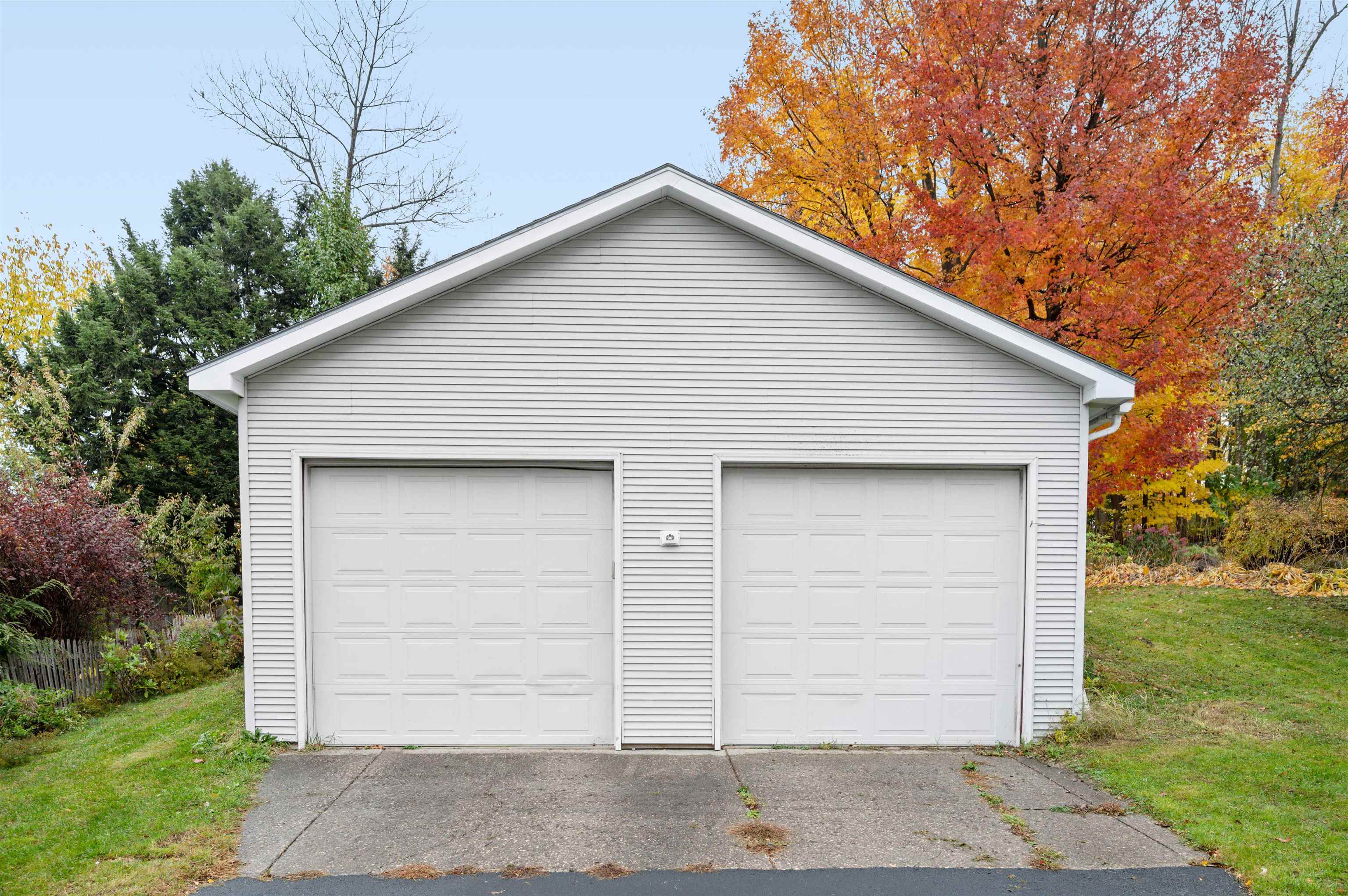 Burlington, Vermont 05401, United States, 3 Bedrooms Bedrooms, ,1 BathroomBathrooms,Residential,Active,237443