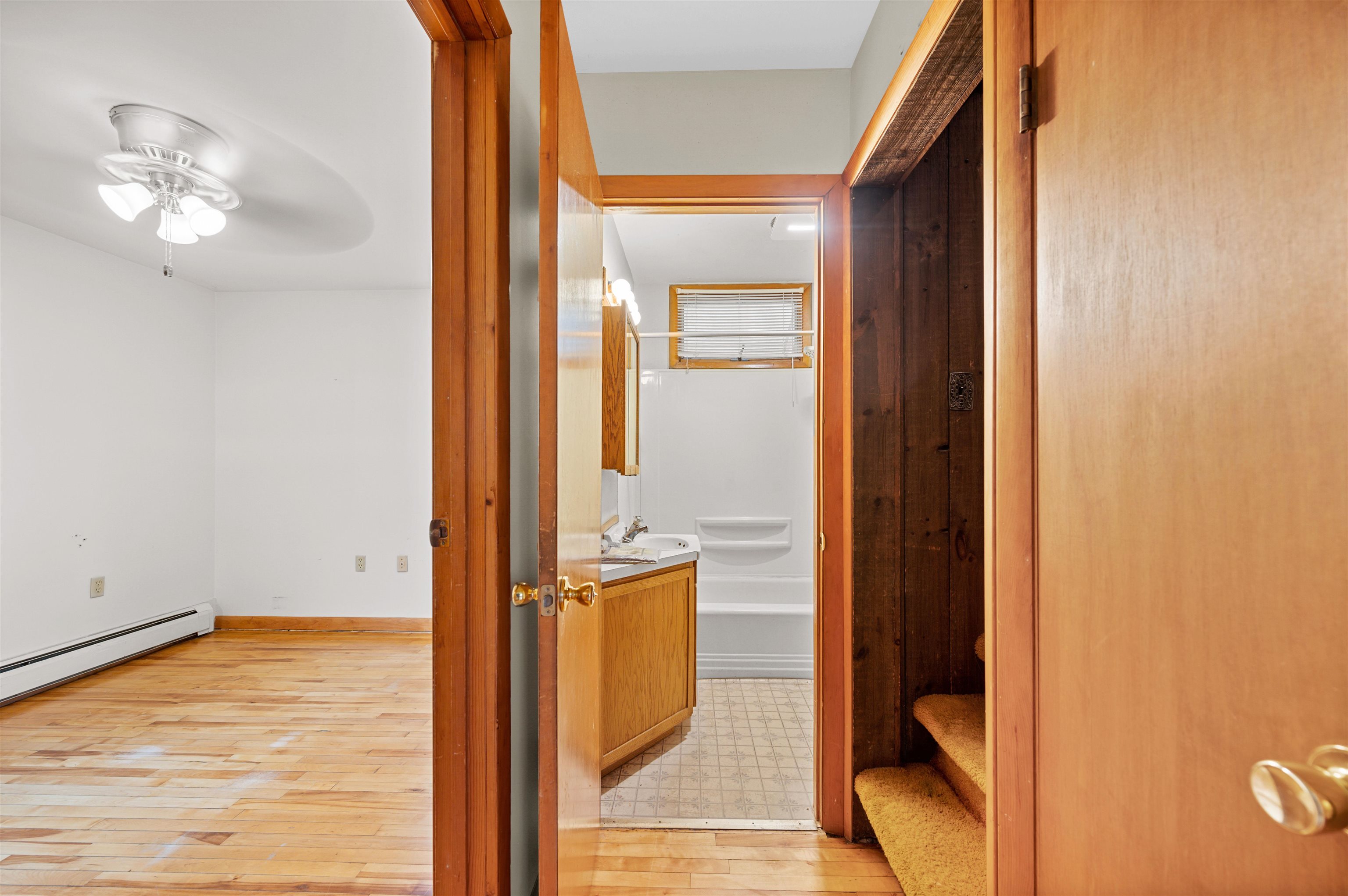 Burlington, Vermont 05401, United States, 3 Bedrooms Bedrooms, ,1 BathroomBathrooms,Residential,Active,237443