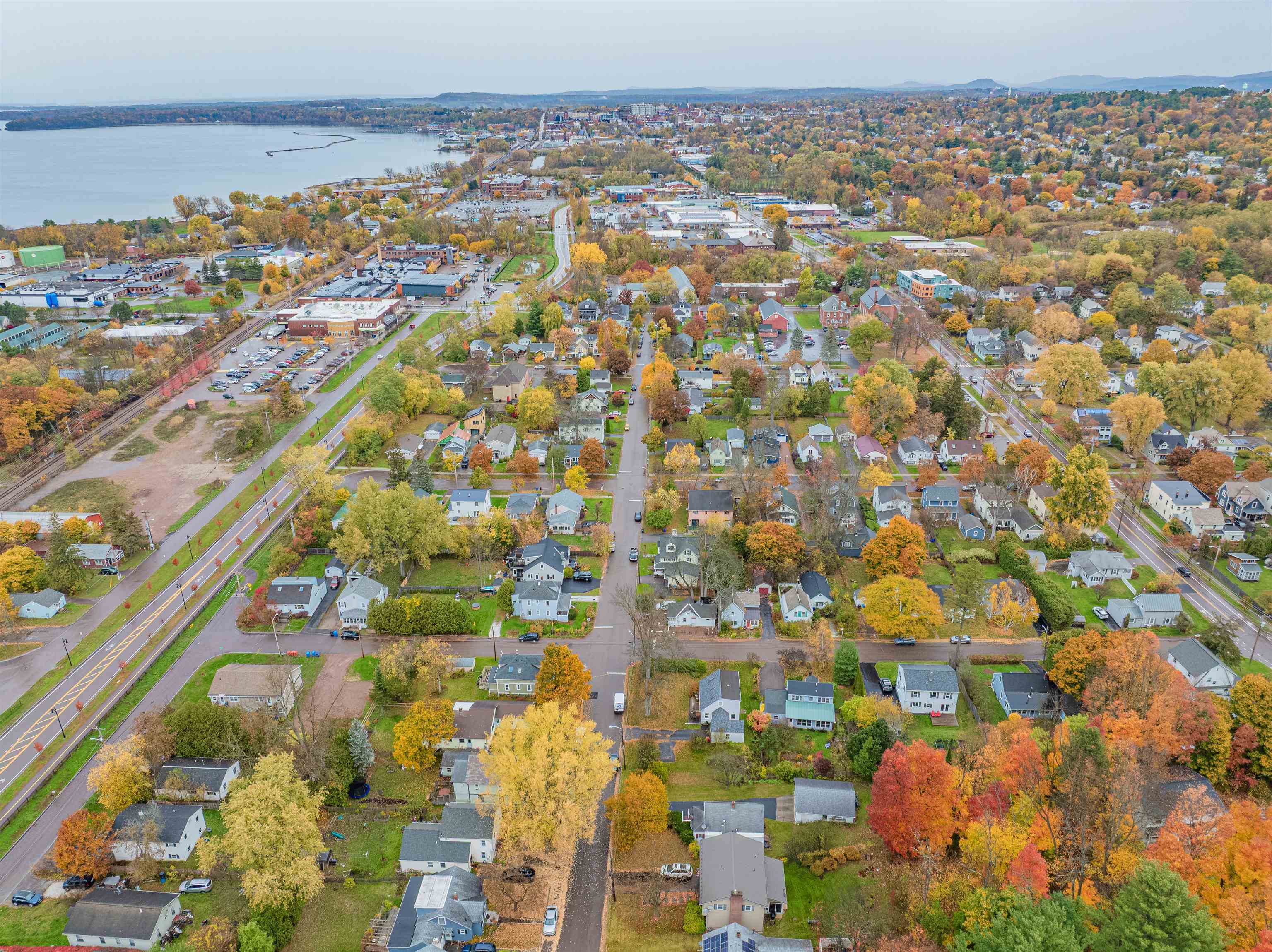 Burlington, Vermont 05401, United States, 3 Bedrooms Bedrooms, ,1 BathroomBathrooms,Residential,Active,237443