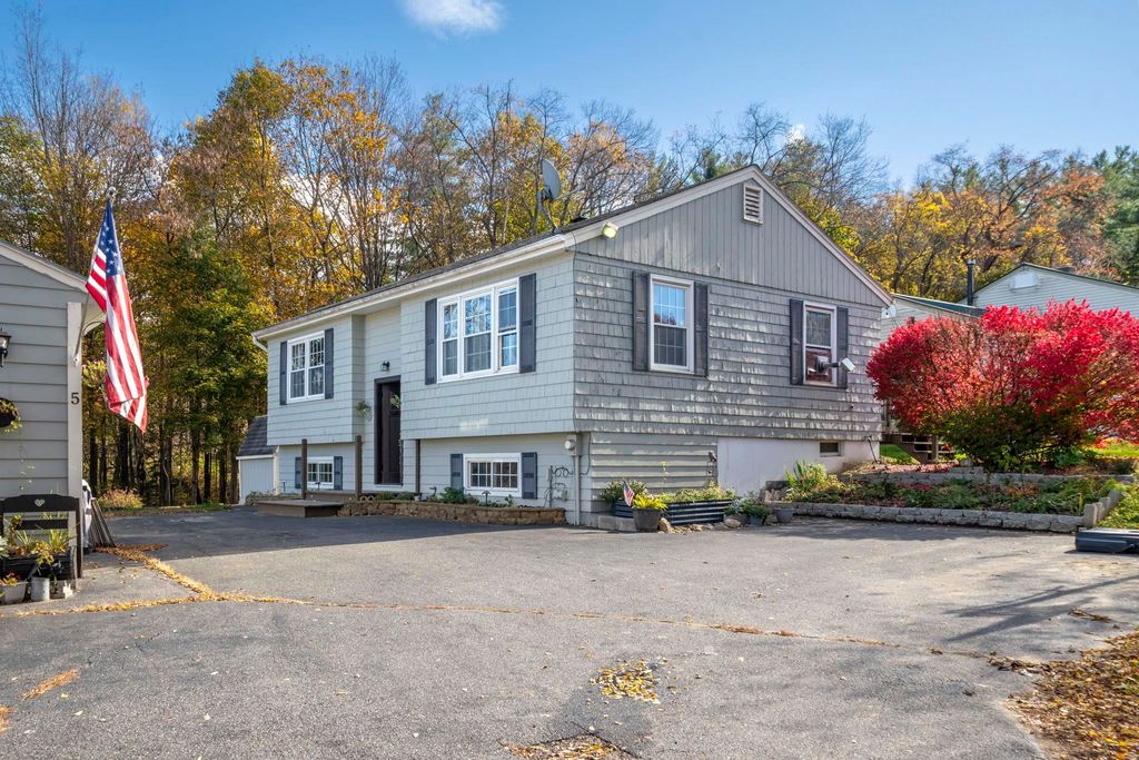 Photo of 5 Nel Mar Heights, Claremont, NH 03743 (MLS # 5067608)
