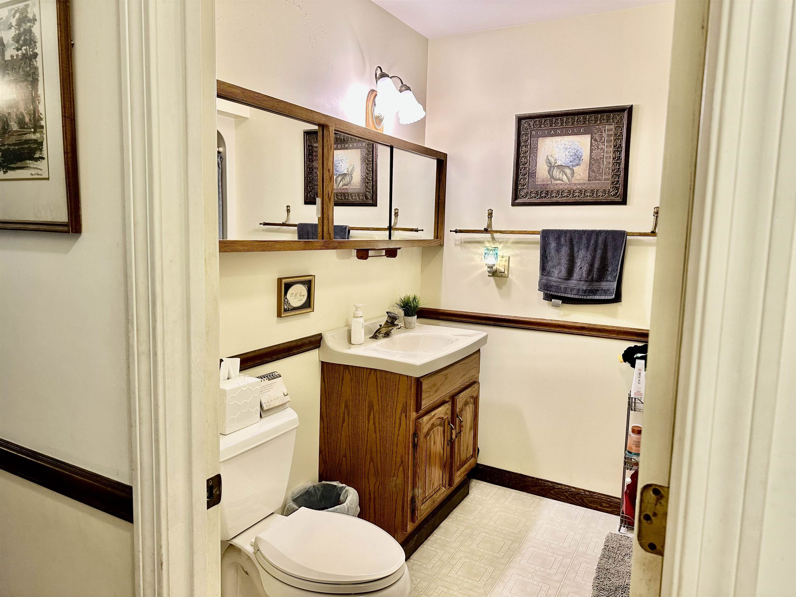 Lyndon, Vermont 05851, United States, 5 Bedrooms Bedrooms, ,3 BathroomsBathrooms,Residential,Active,149717