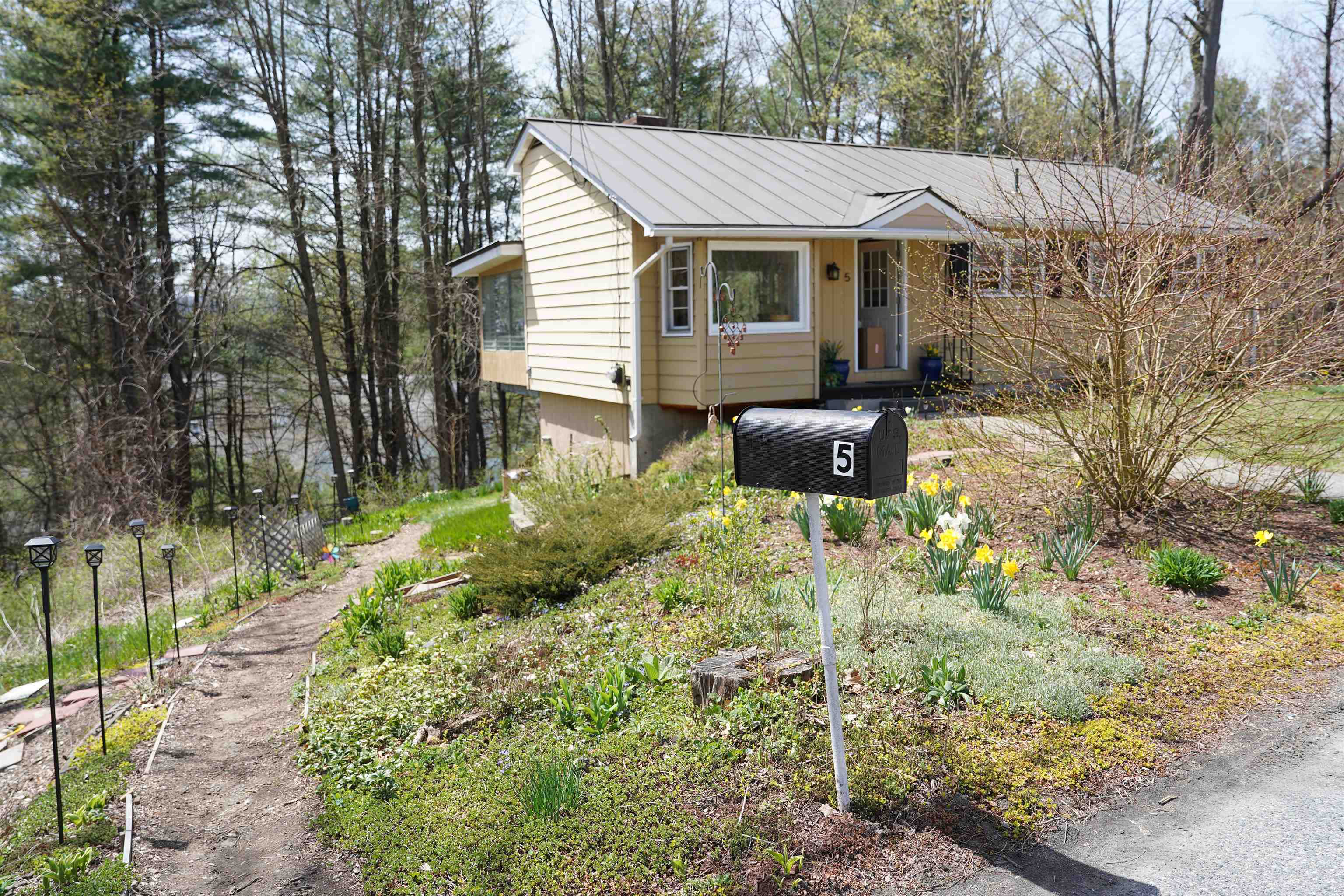 5 Richardson Place