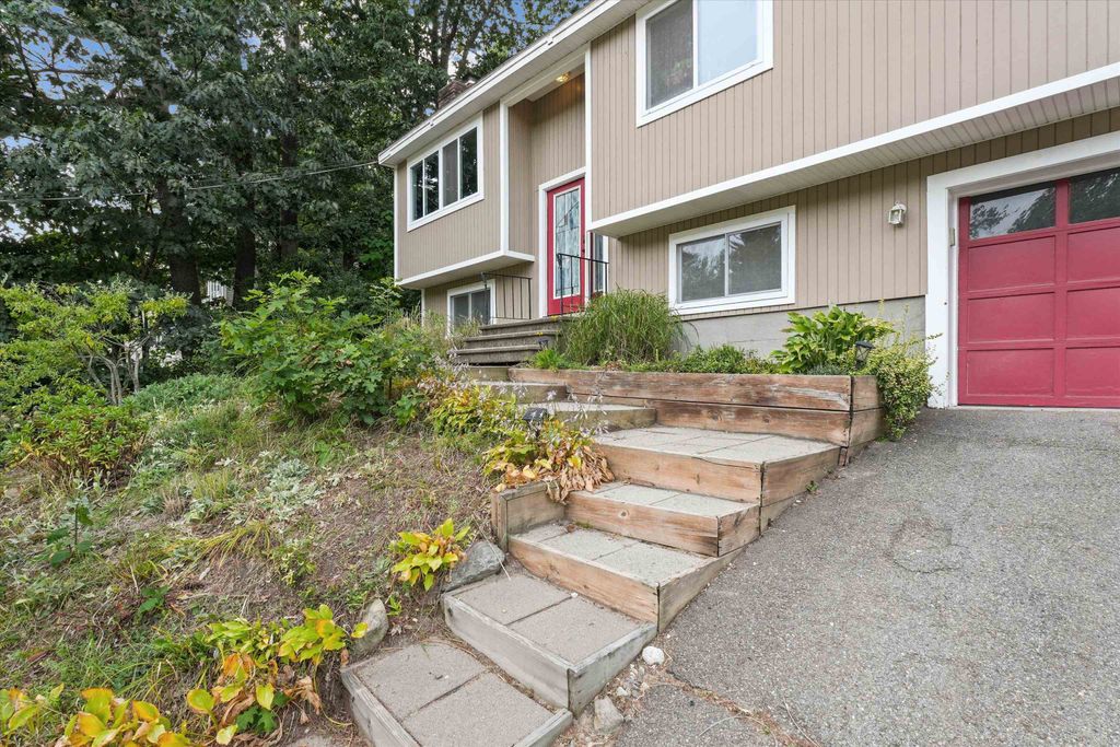 Photo of 49 New Searles Road, Nashua, NH 03062 (MLS # 5061796)
