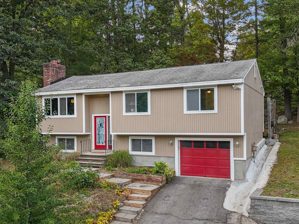 Photo of 49 New Searles Road, Nashua, NH 03062 (MLS # 5061796)