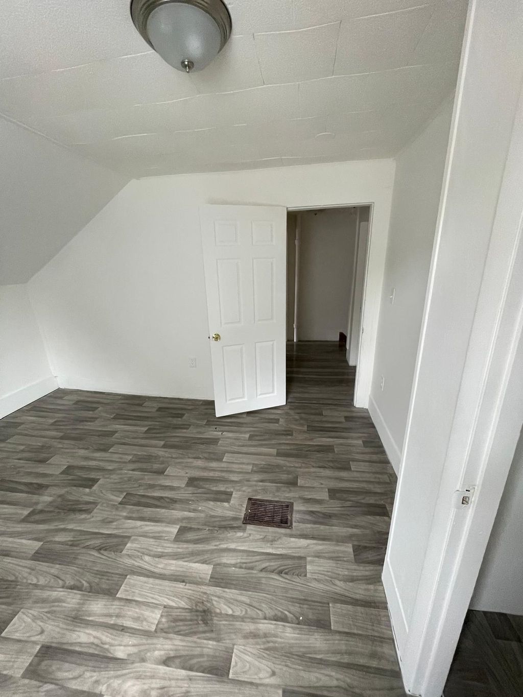 Photo of 7 Shedds Avenue, Nashua, NH 03060 (MLS # 5081115)