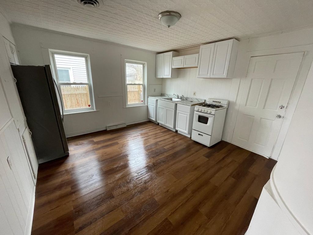 Photo of 7 Shedds Avenue, Nashua, NH 03060 (MLS # 5081115)