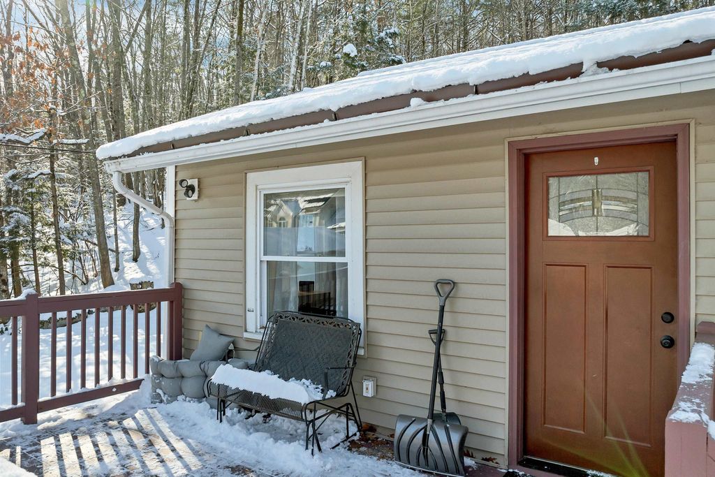 Photo of 11 E Dunbarton Road, Goffstown, NH 03045 (MLS # 5075150)