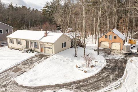 Photo of 21 Four Rod Road, Rochester, NH 03867 (MLS # 5072875)