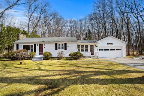 Photo of 53 Seaverns Bridge Road, Amherst, NH 03031 (MLS # 5080604)