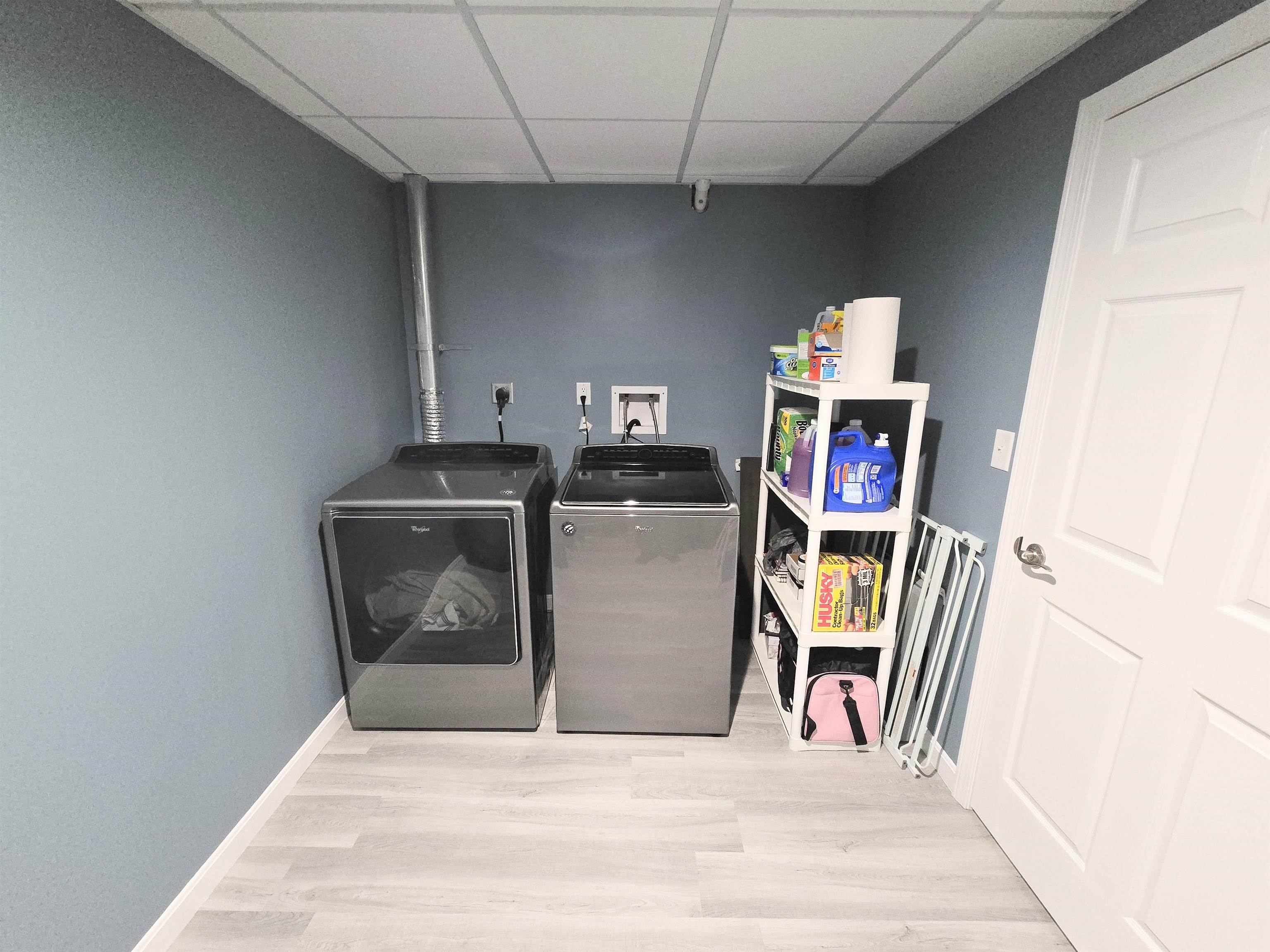 Manchester, New Hampshire 03104, United States, 2 Bedrooms Bedrooms, ,2 BathroomsBathrooms,Residential,Pending,13033