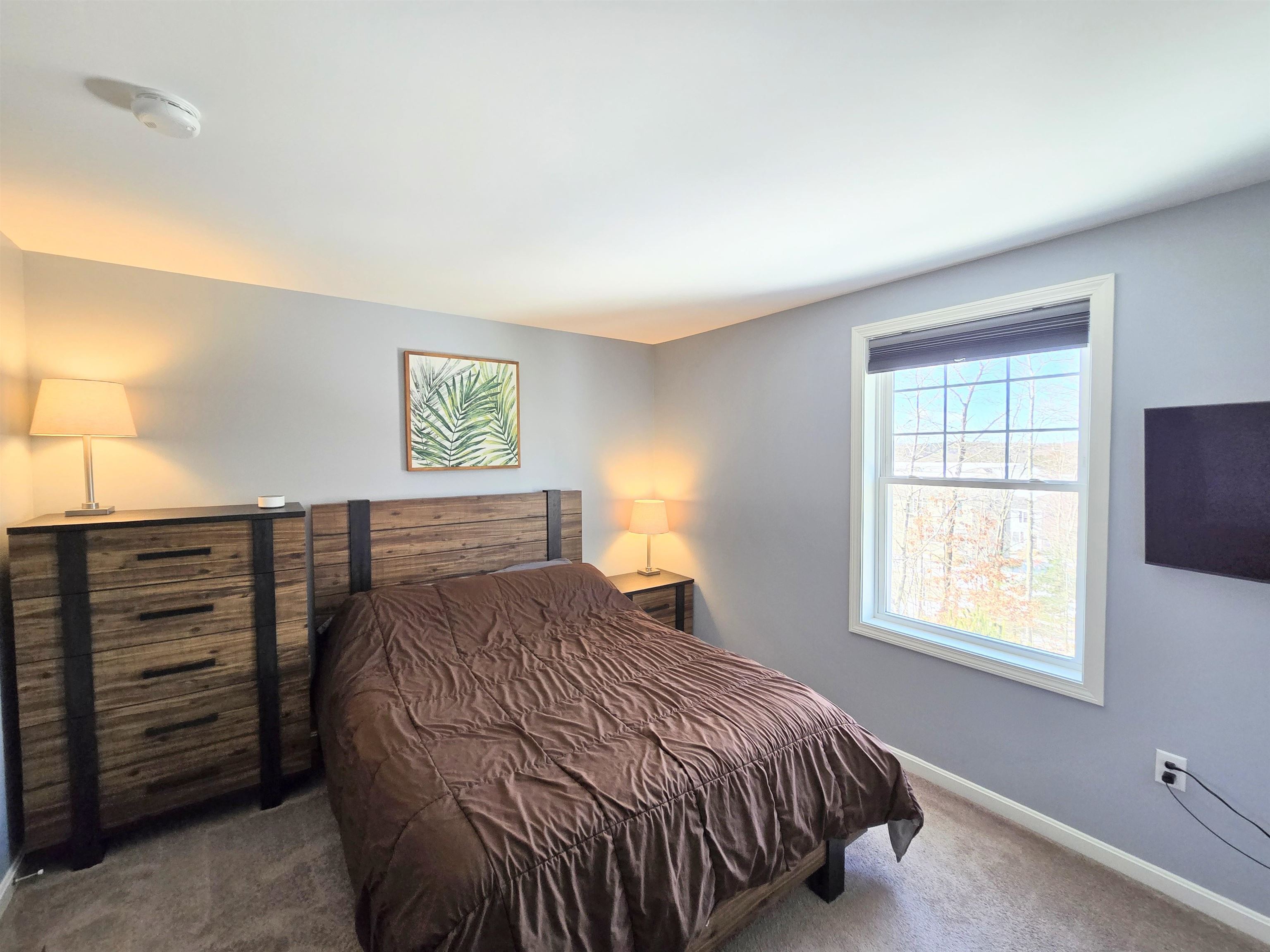 Manchester, New Hampshire 03104, United States, 2 Bedrooms Bedrooms, ,2 BathroomsBathrooms,Residential,Pending,13033