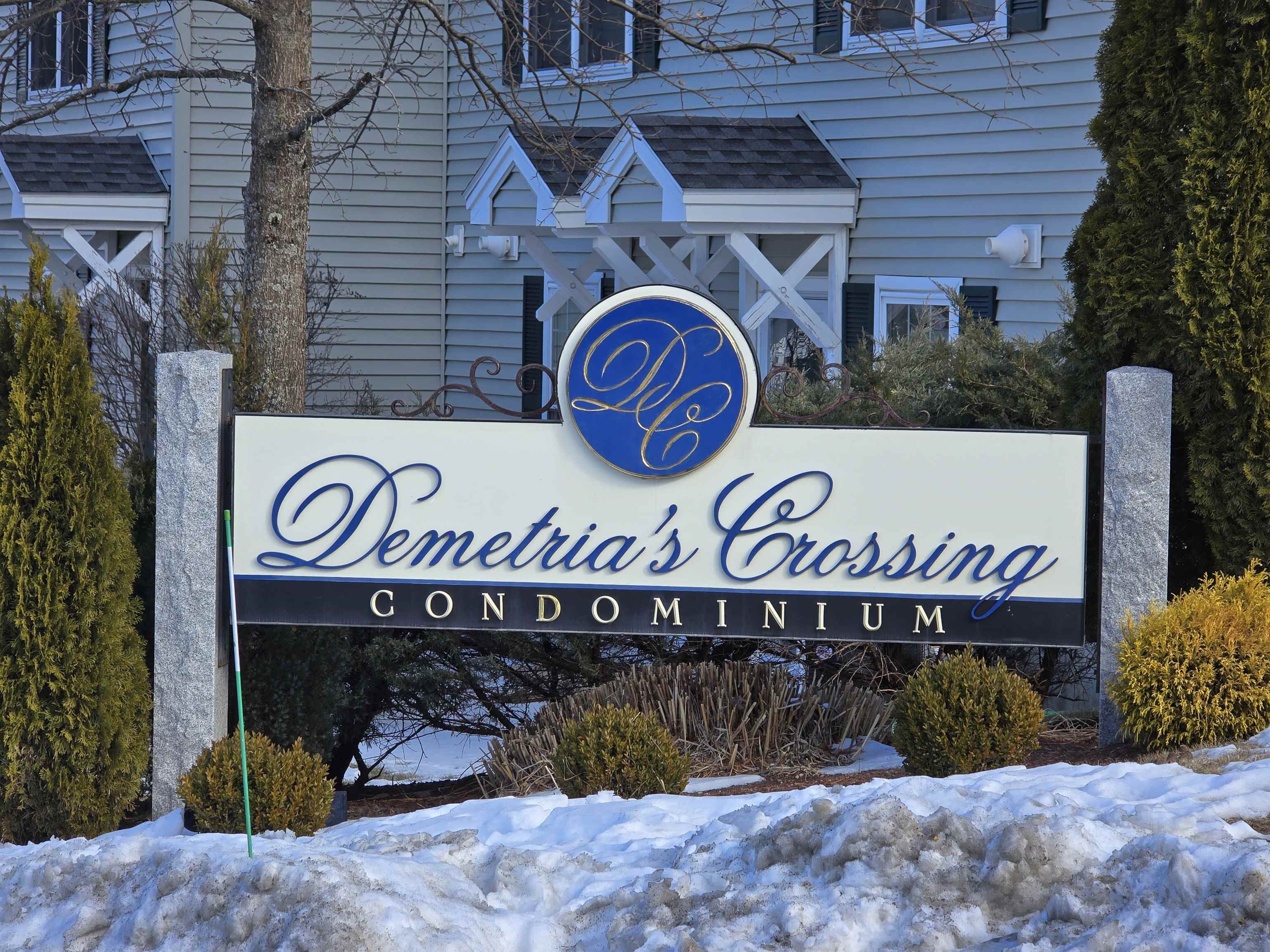 Manchester, New Hampshire 03104, United States, 2 Bedrooms Bedrooms, ,2 BathroomsBathrooms,Residential,Pending,13033