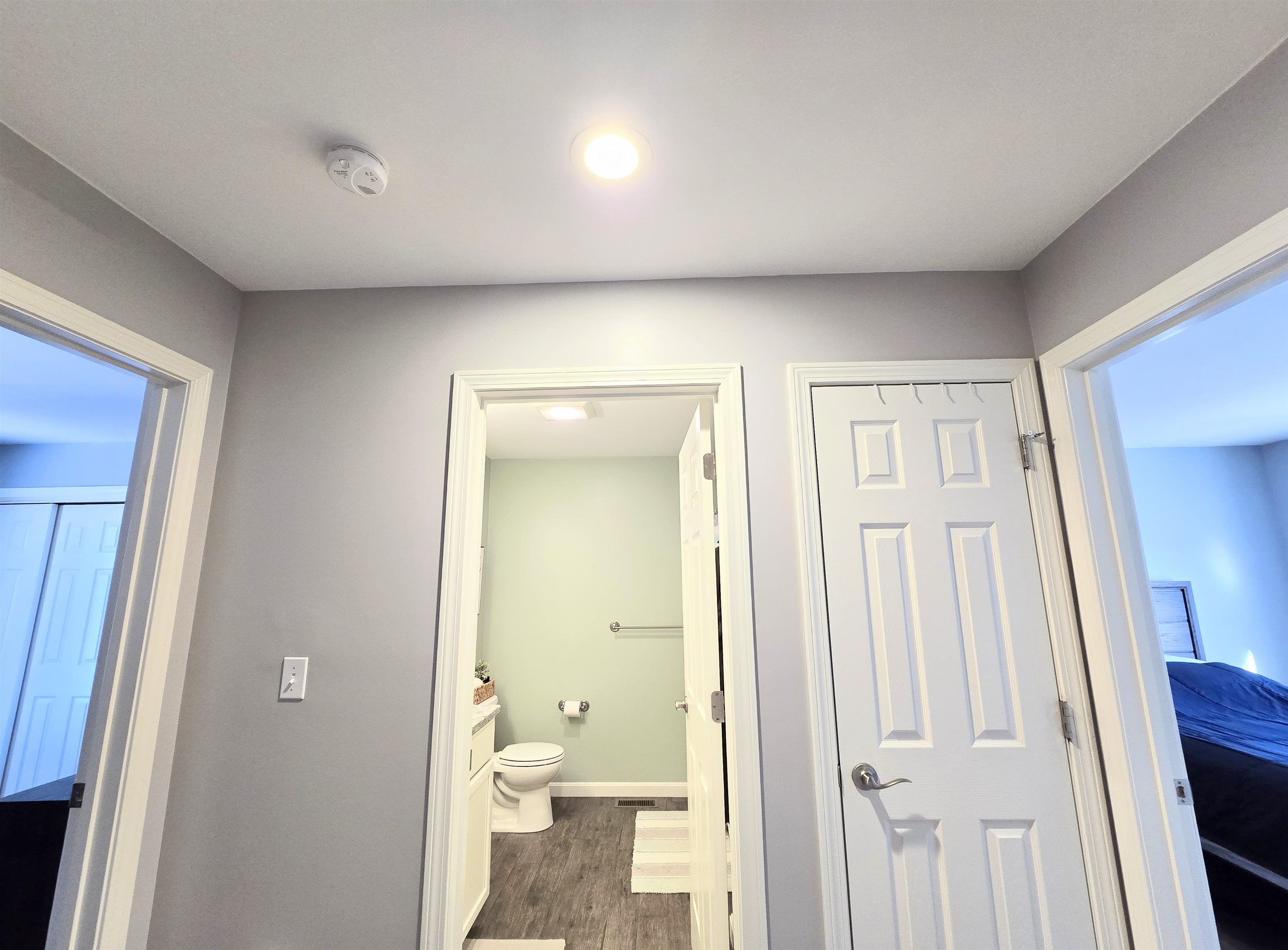 Manchester, New Hampshire 03104, United States, 2 Bedrooms Bedrooms, ,2 BathroomsBathrooms,Residential,Pending,13033