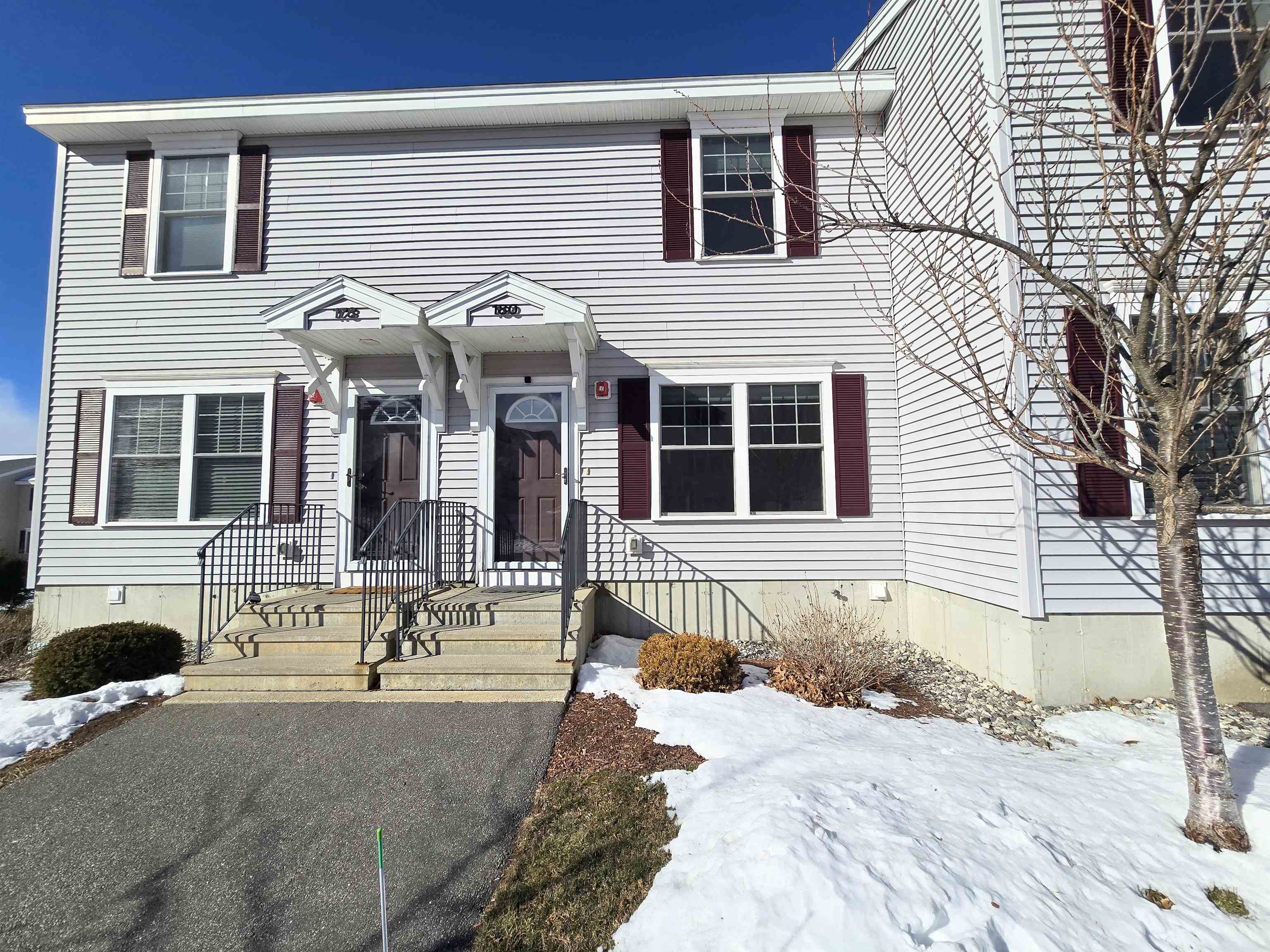 Manchester, New Hampshire 03104, United States, 2 Bedrooms Bedrooms, ,2 BathroomsBathrooms,Residential,Pending,13033