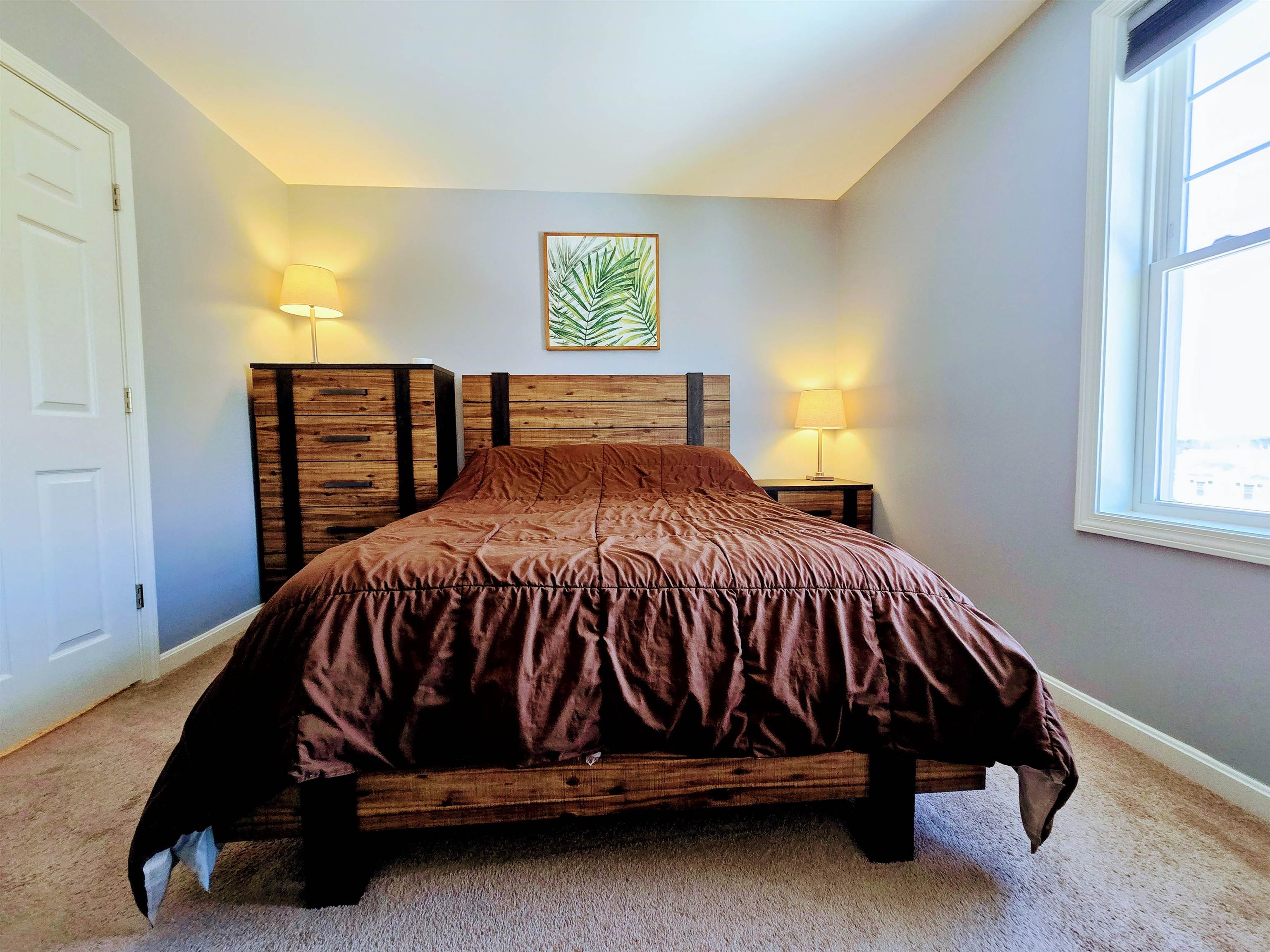 Manchester, New Hampshire 03104, United States, 2 Bedrooms Bedrooms, ,2 BathroomsBathrooms,Residential,Pending,13033