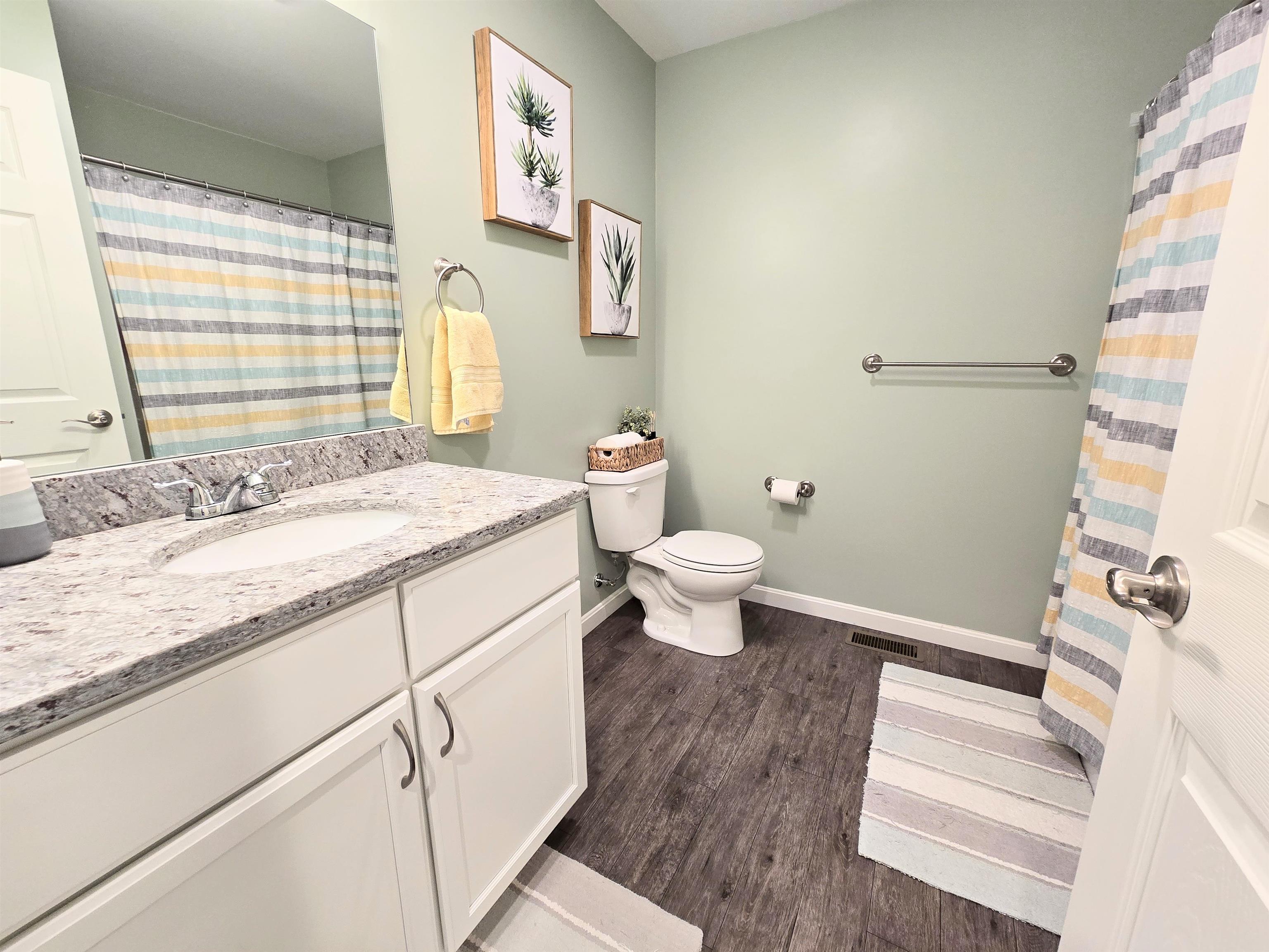 Manchester, New Hampshire 03104, United States, 2 Bedrooms Bedrooms, ,2 BathroomsBathrooms,Residential,Pending,13033