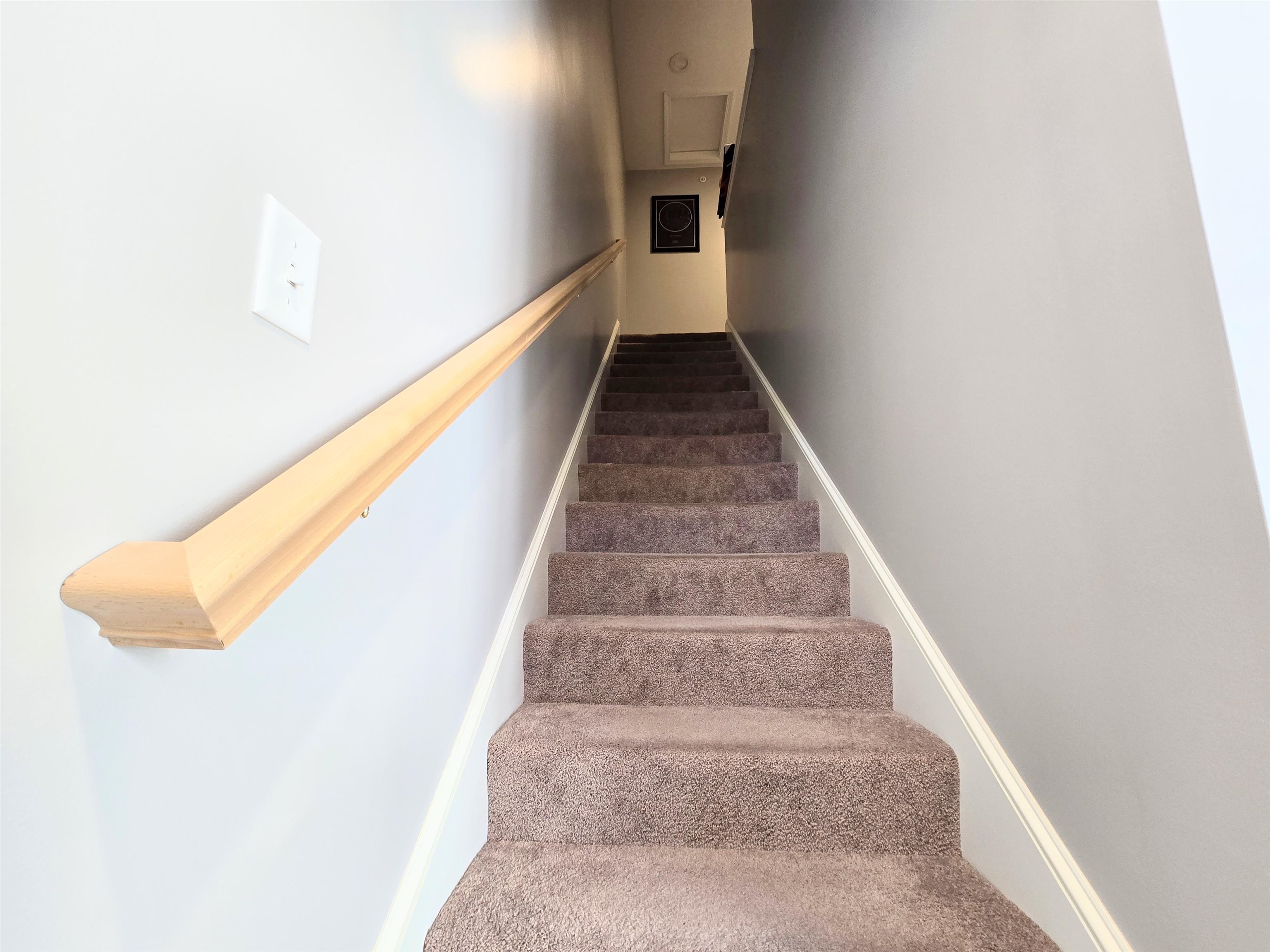 Manchester, New Hampshire 03104, United States, 2 Bedrooms Bedrooms, ,2 BathroomsBathrooms,Residential,Pending,13033