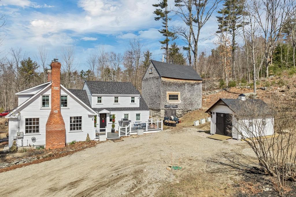 Photo of 116 Middleton Road, Wolfeboro, NH 03894 (MLS # 5034913)