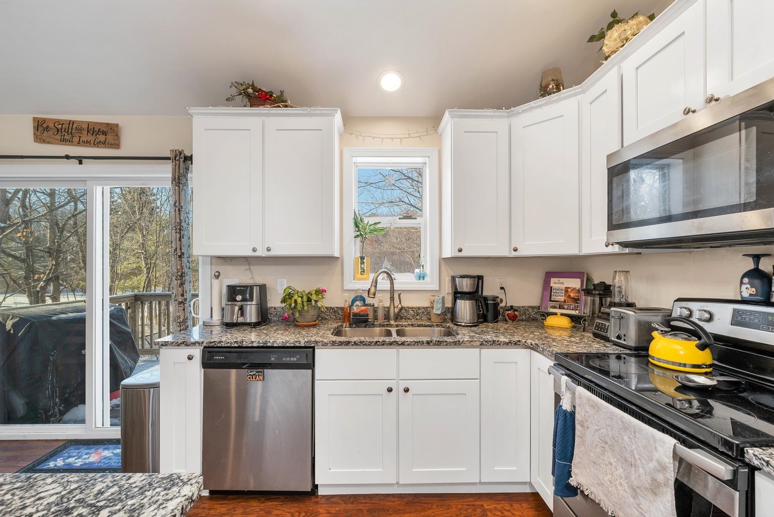 Belmont, New Hampshire 03220, United States, 3 Bedrooms Bedrooms, ,2 BathroomsBathrooms,Residential,Pending,24058