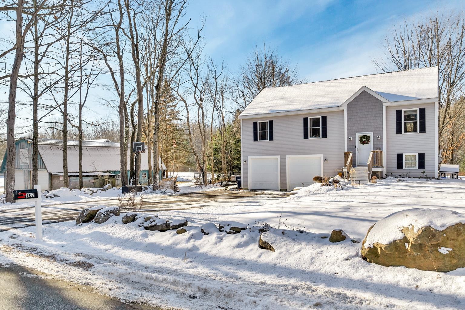 Belmont, New Hampshire 03220, United States, 3 Bedrooms Bedrooms, ,2 BathroomsBathrooms,Residential,Pending,24058