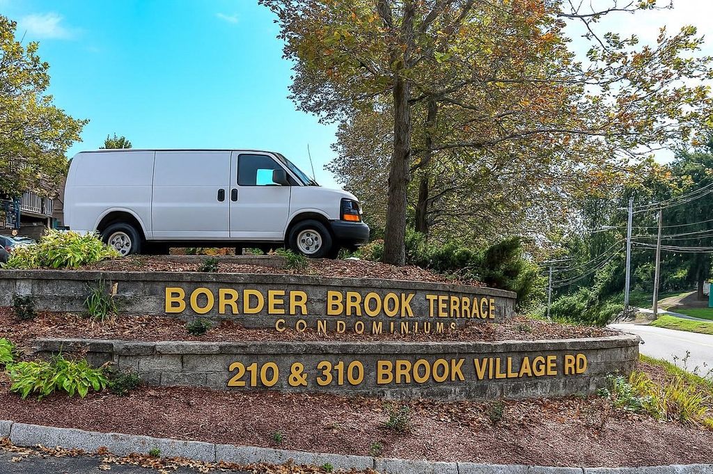 Photo of 310 Brook Village Road #11, Nashua, NH 03062 (MLS # 5061964)