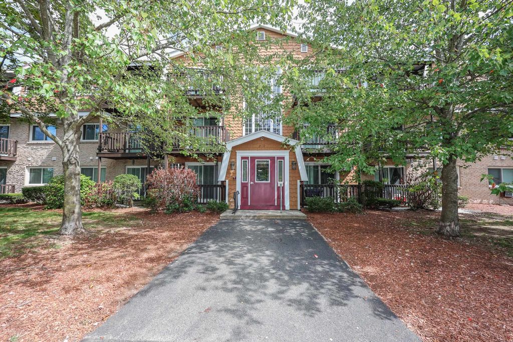 Photo of 310 Brook Village Road #11, Nashua, NH 03062 (MLS # 5061964)