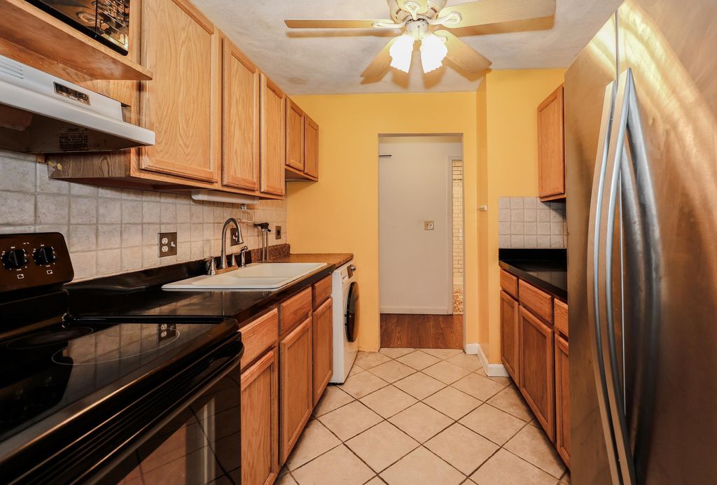 Photo of 310 Brook Village Road #11, Nashua, NH 03062 (MLS # 5061964)