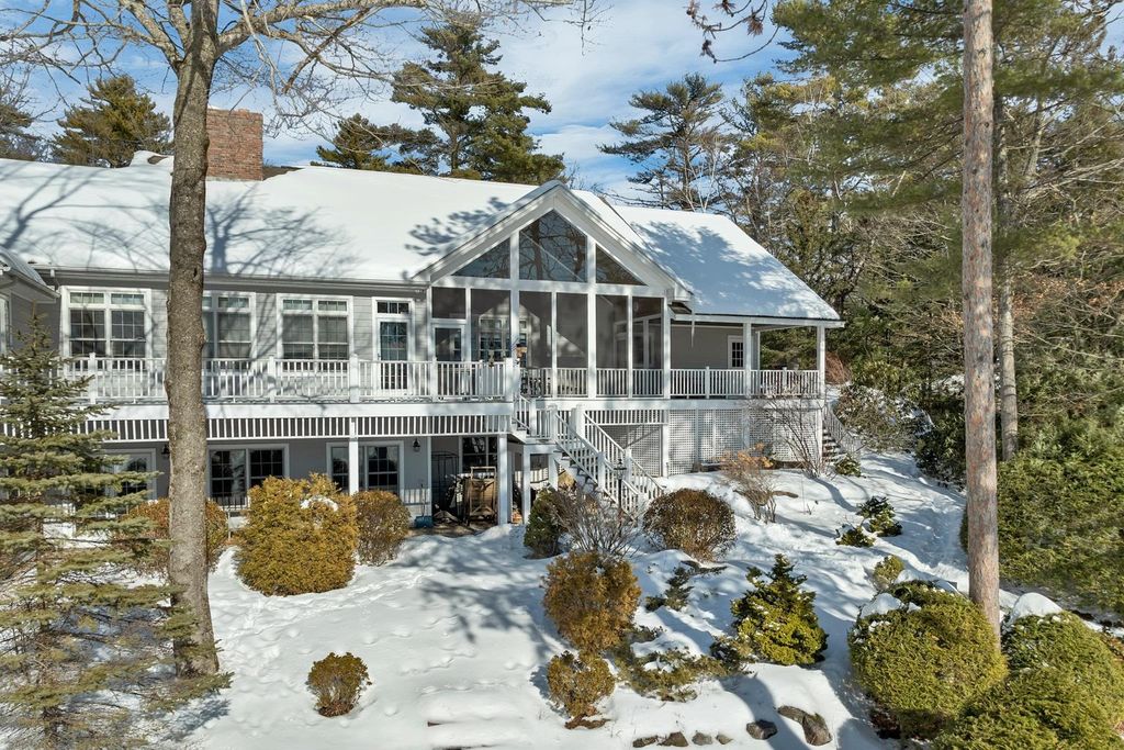 Photo of 6 Governor Wentworth Highway, Tuftonboro, NH 03816 (MLS # 5078468)