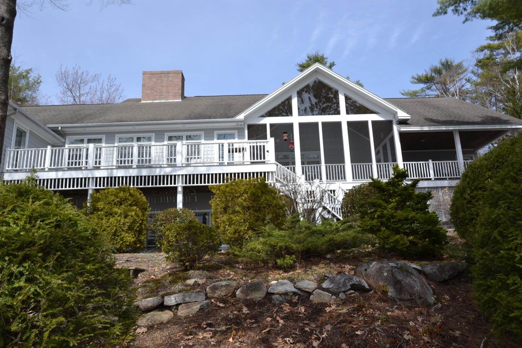 Photo of 6 Governor Wentworth Highway, Tuftonboro, NH 03816 (MLS # 5078468)