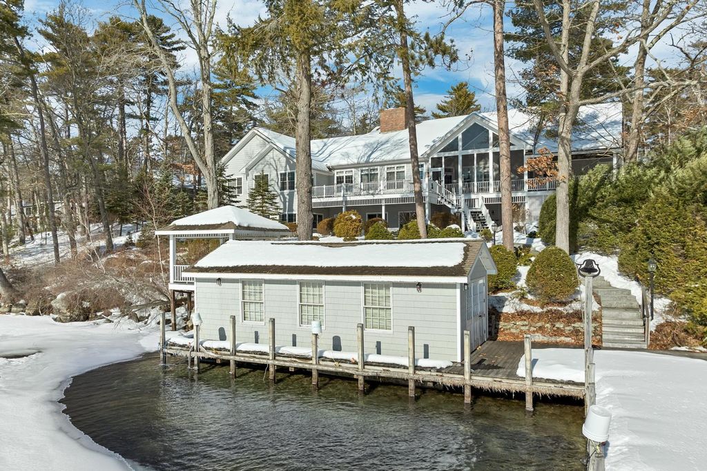 Photo of 6 Governor Wentworth Highway, Tuftonboro, NH 03816 (MLS # 5078468)