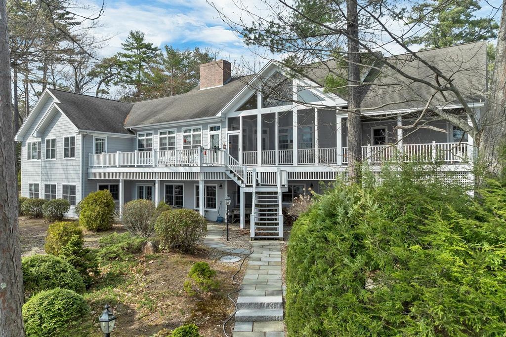 Photo of 6 Governor Wentworth Highway, Tuftonboro, NH 03816 (MLS # 5078468)