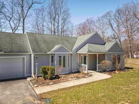 6 Roysann Way Durham NH 03824