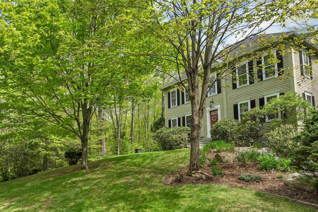 Photo of 9 Wildwood Road, Auburn, NH 03032 (MLS # 5080384)