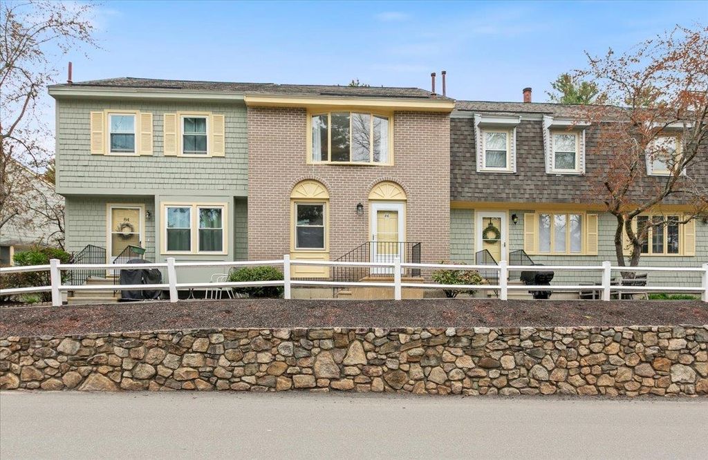 Photo of 86 Sentry Way, Merrimack, NH 03054 (MLS # 5085105)